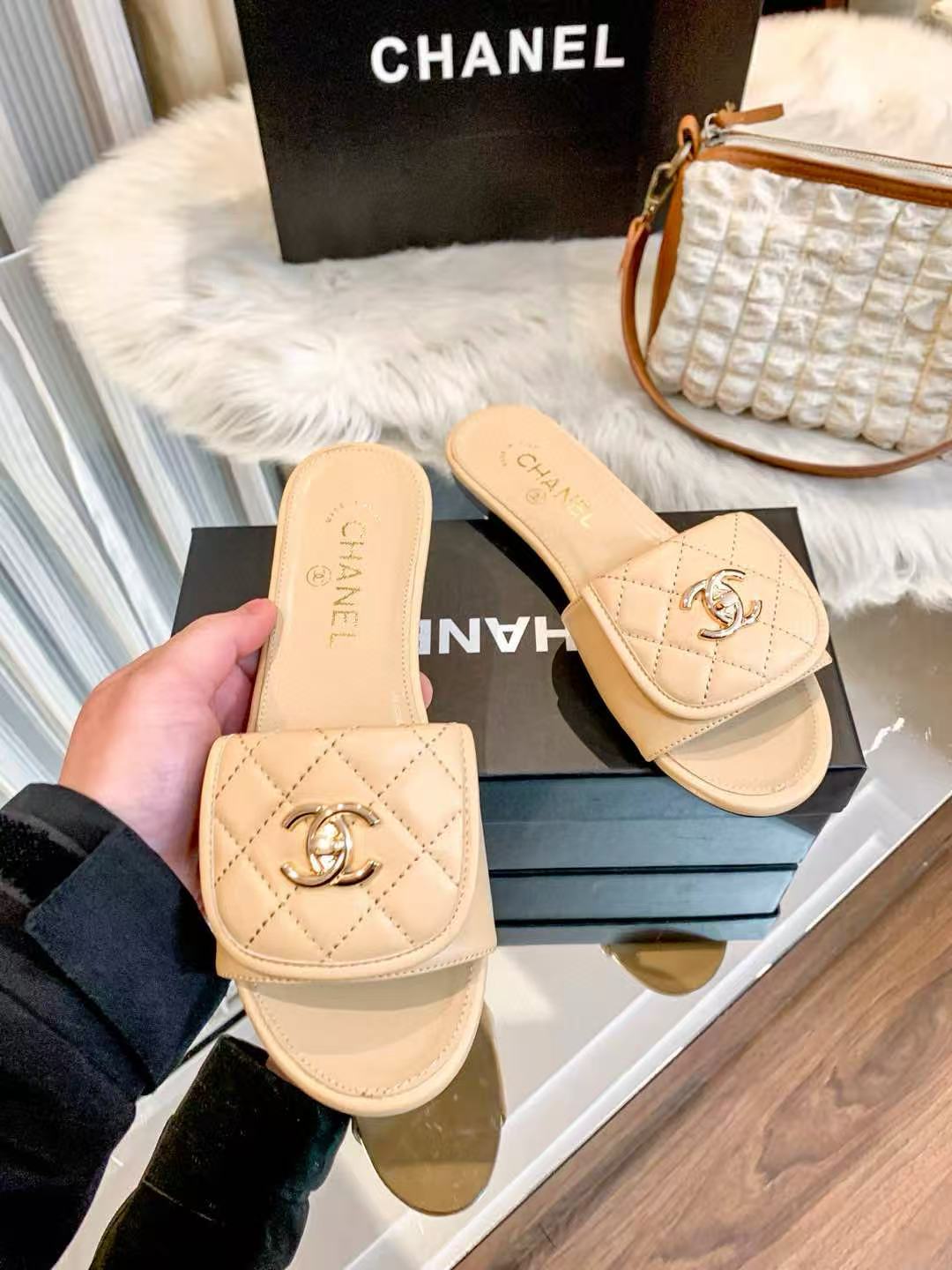 CHANE1 バックパックバックルスリッパ【50％割引+送料無料】