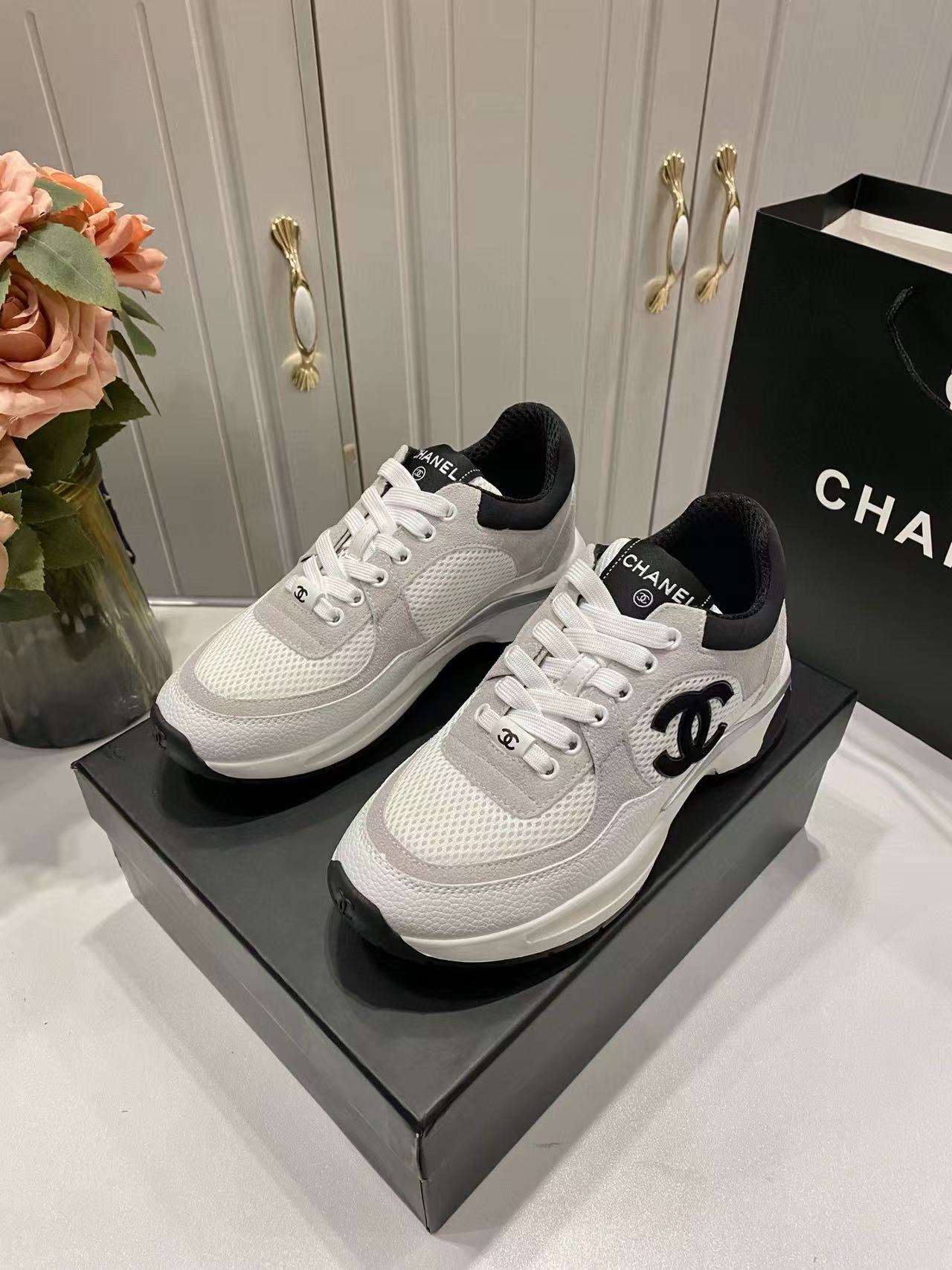 CHANE 1 ダブルC ブラック＆ホワイト カジュアルシューズ【50％割引+送料無料】