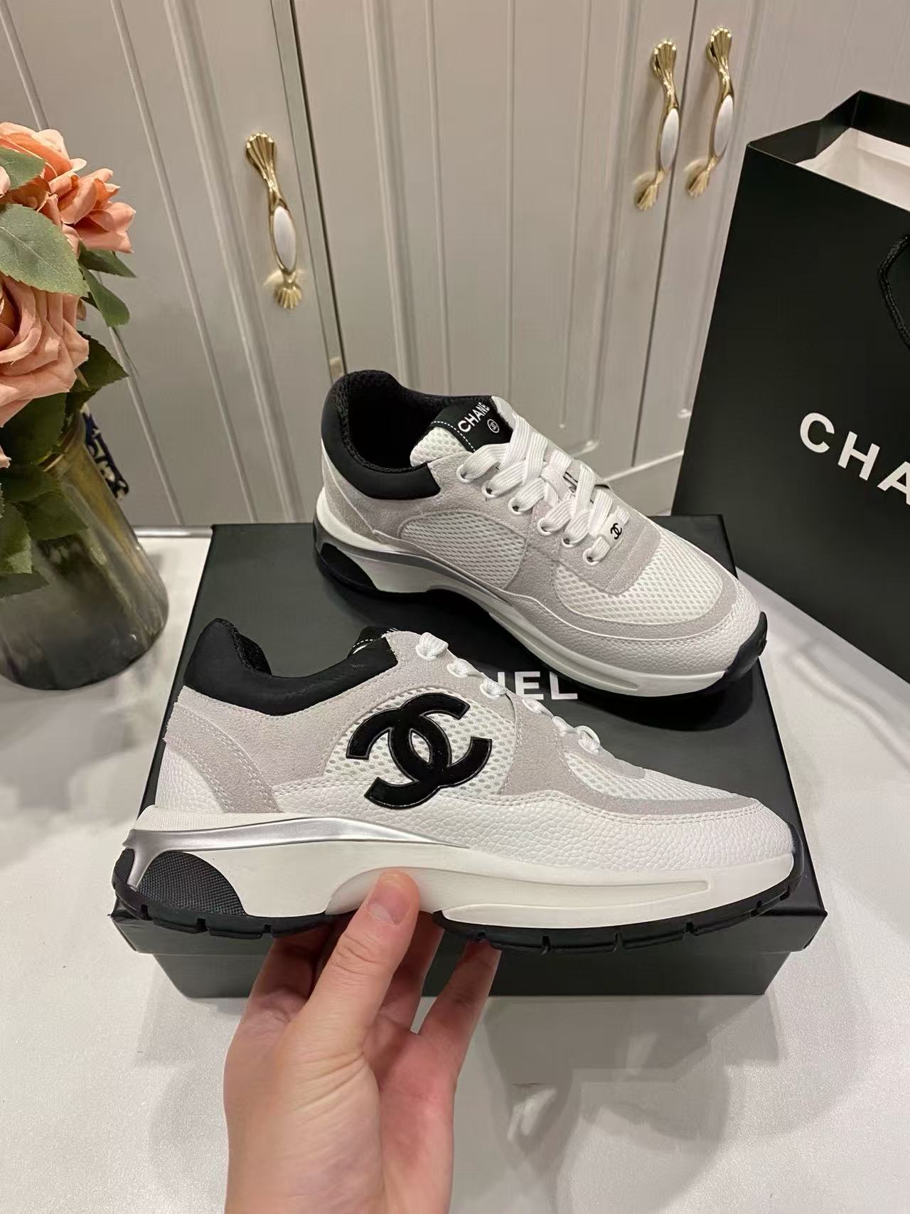 CHANE 1 ダブルC ブラック＆ホワイト カジュアルシューズ【50％割引+送料無料】