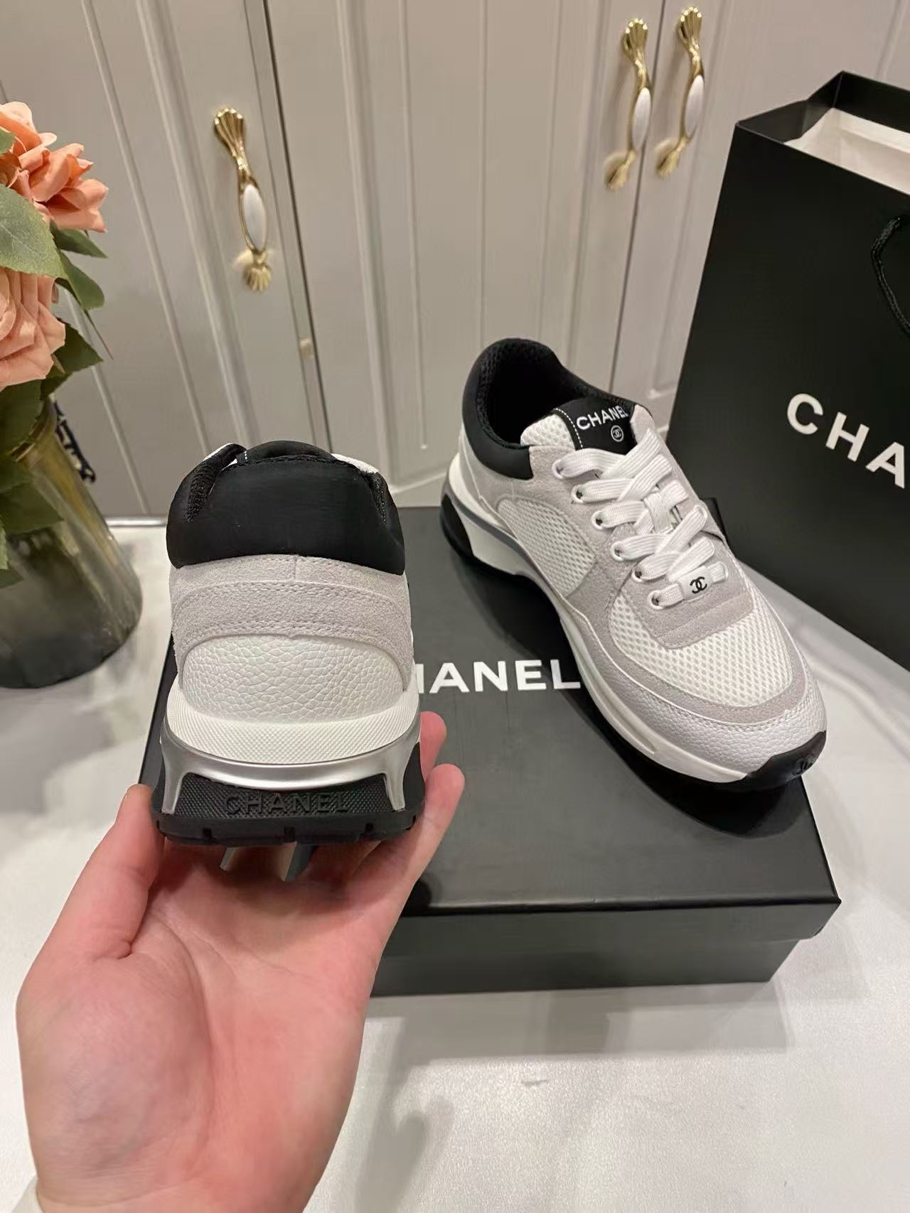 CHANE 1 ダブルC ブラック＆ホワイト カジュアルシューズ【50％割引+送料無料】