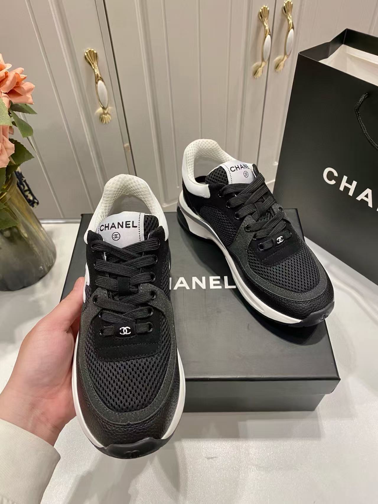 CHANE 1 ダブルC ブラック＆ホワイト カジュアルシューズ【50％割引+送料無料】