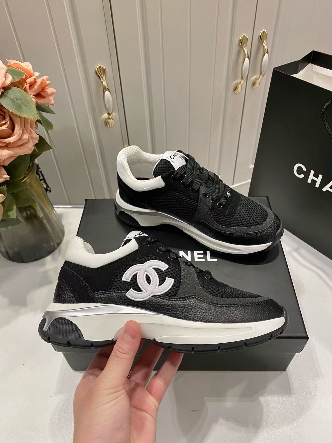 CHANE 1 ダブルC ブラック＆ホワイト カジュアルシューズ【50％割引+送料無料】