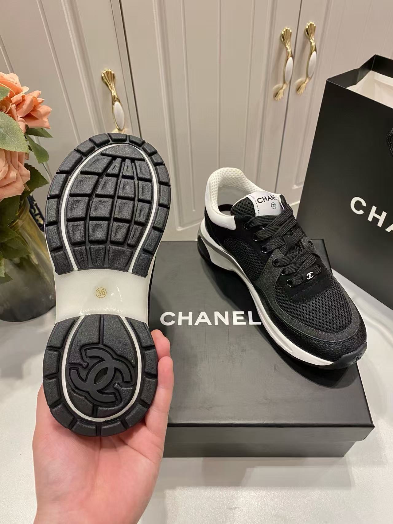 CHANE 1 ダブルC ブラック＆ホワイト カジュアルシューズ【50％割引+送料無料】