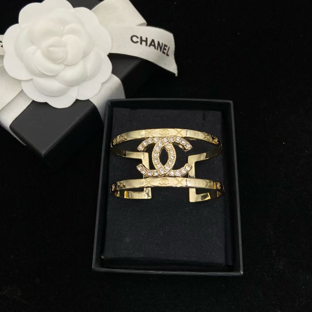 CHANE1 ダブルC ホローブレスレット【50％割引+送料無料】