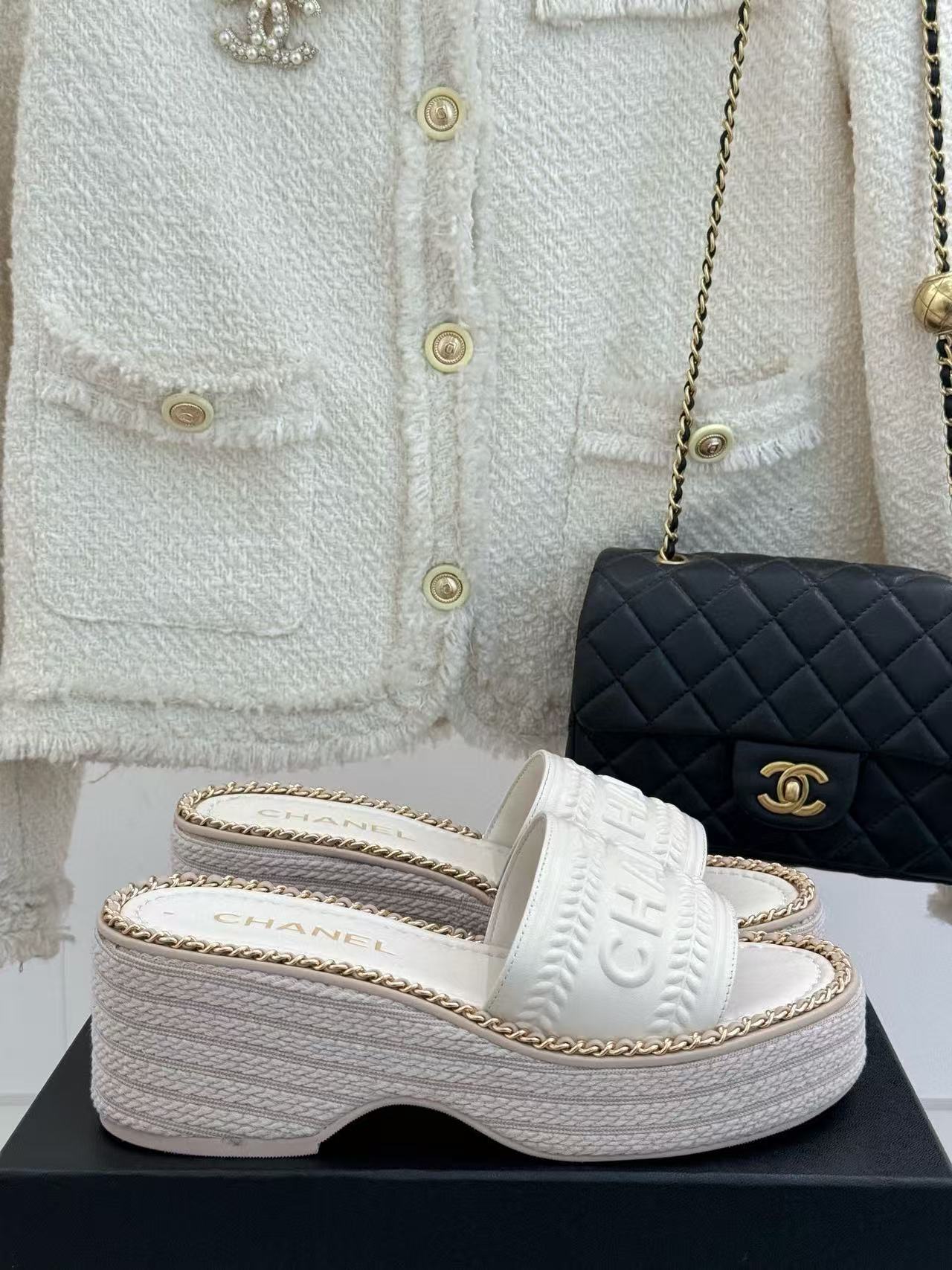 CHANE1 チェーンレター 厚底スリッパ【50％割引+送料無料】