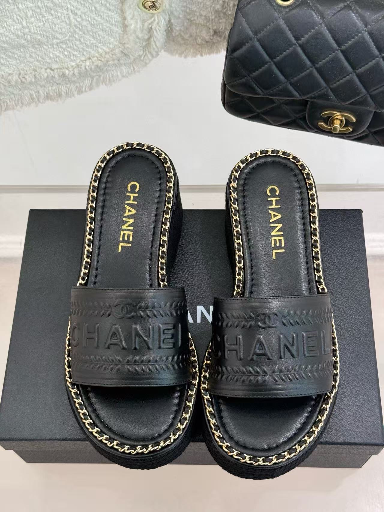 CHANE1 チェーンレター 厚底スリッパ【50％割引+送料無料】