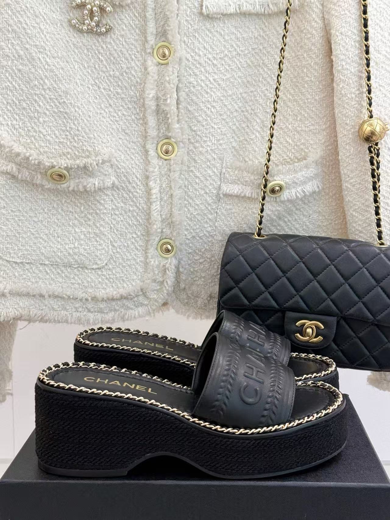 CHANE1 チェーンレター 厚底スリッパ【50％割引+送料無料】