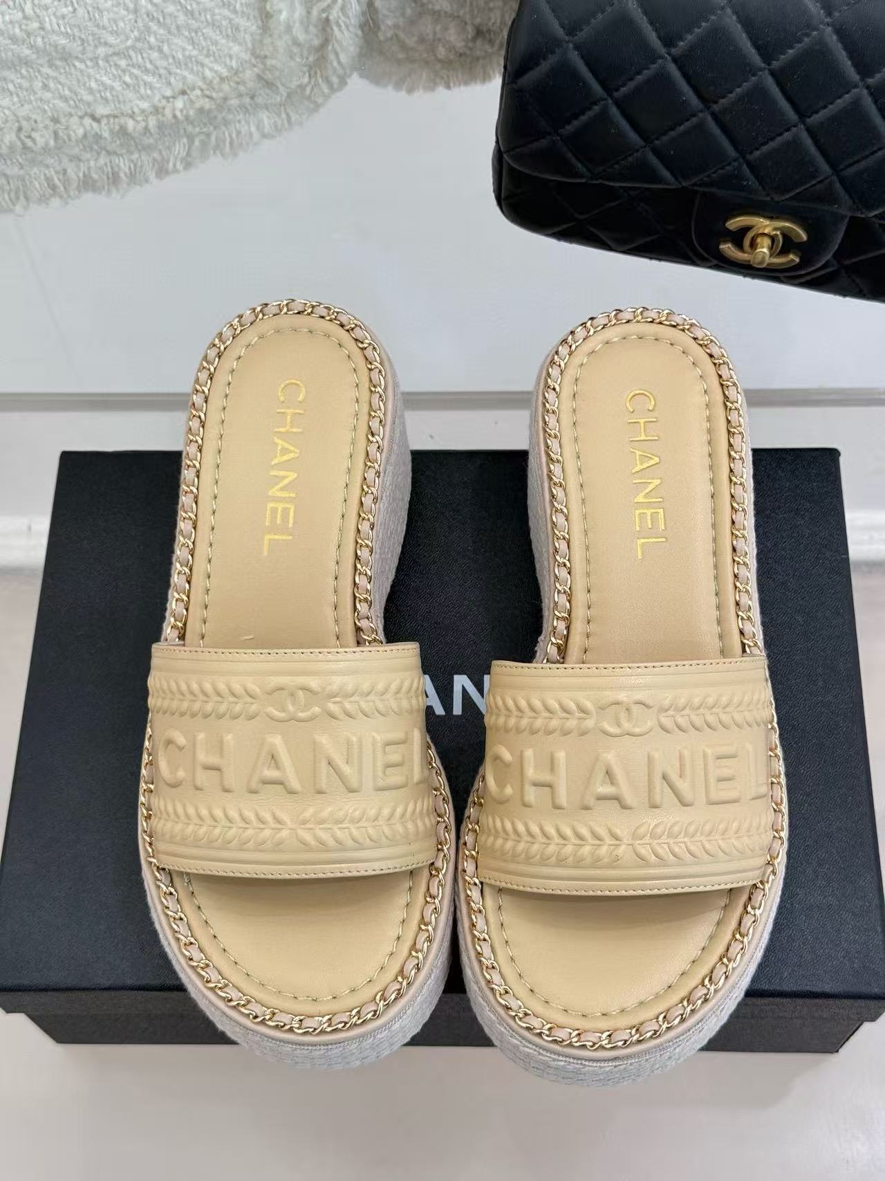 CHANE1 チェーンレター 厚底スリッパ【50％割引+送料無料】
