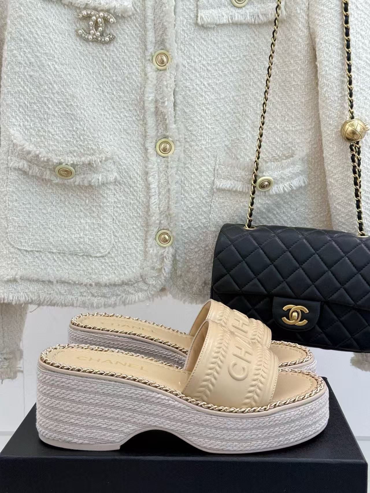 CHANE1 チェーンレター 厚底スリッパ【50％割引+送料無料】