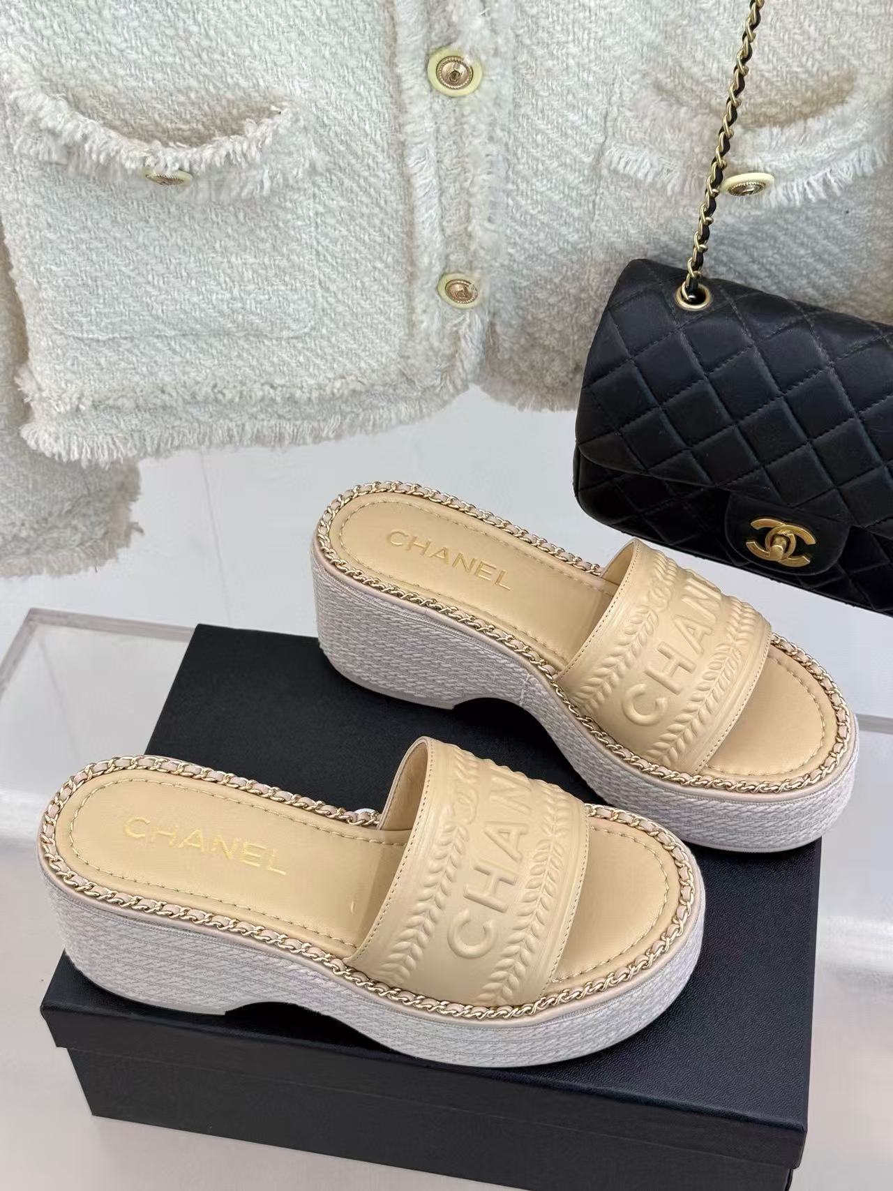 CHANE1 チェーンレター 厚底スリッパ【50％割引+送料無料】