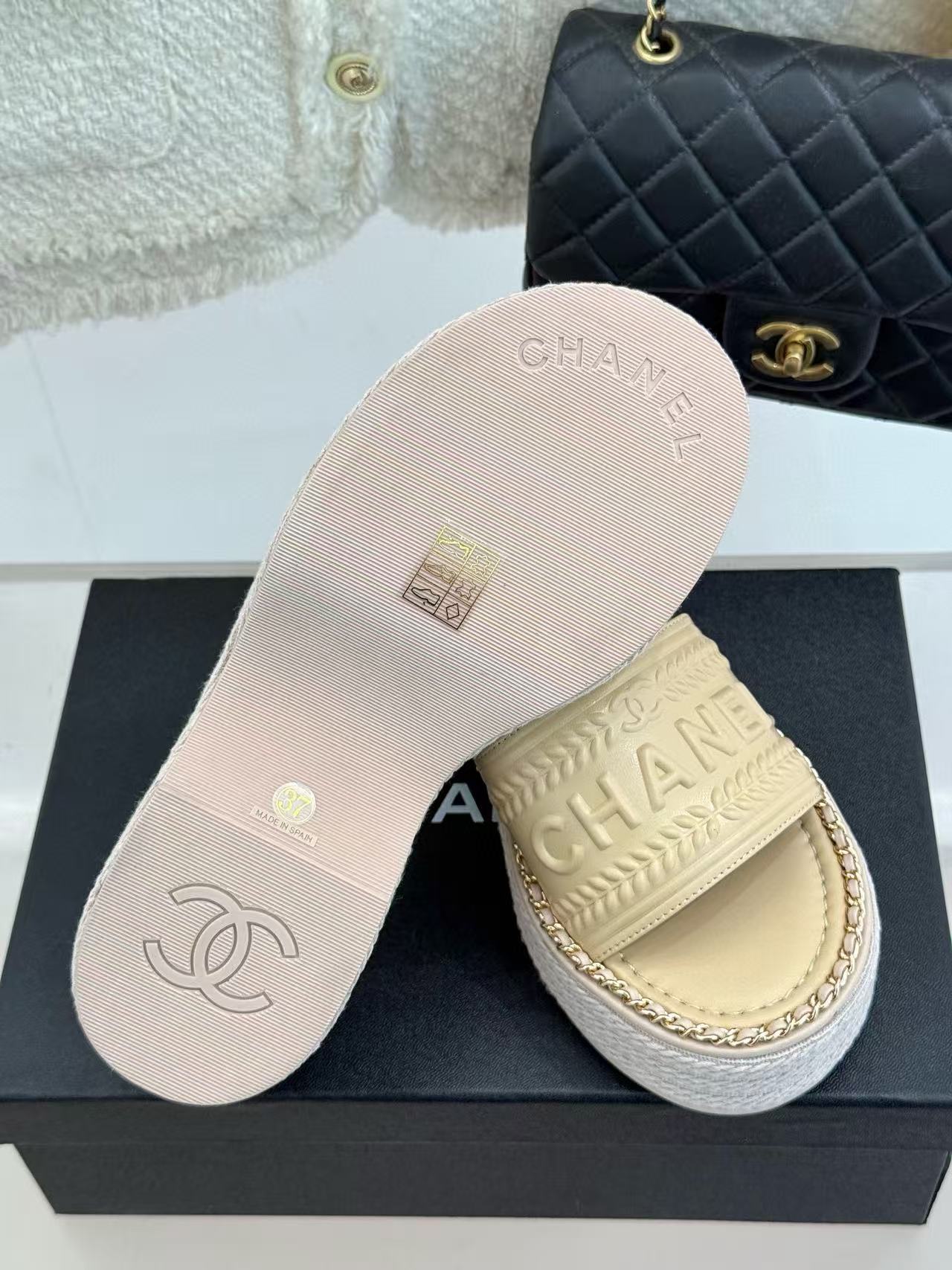 CHANE1 チェーンレター 厚底スリッパ【50％割引+送料無料】