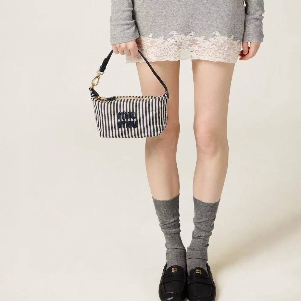 M1UM1U ストライプトートバッグ【50％割引+送料無料】