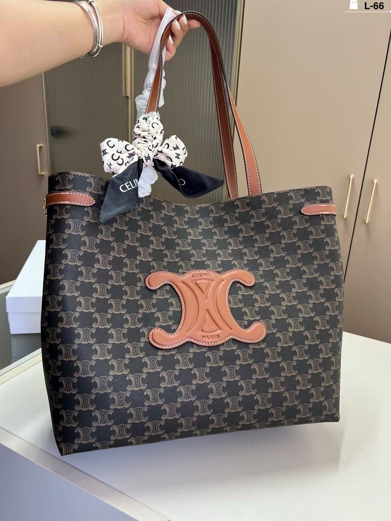 CEL1NE 凱旋門プリント ショッピングバッグ【50％割引+送料無料】