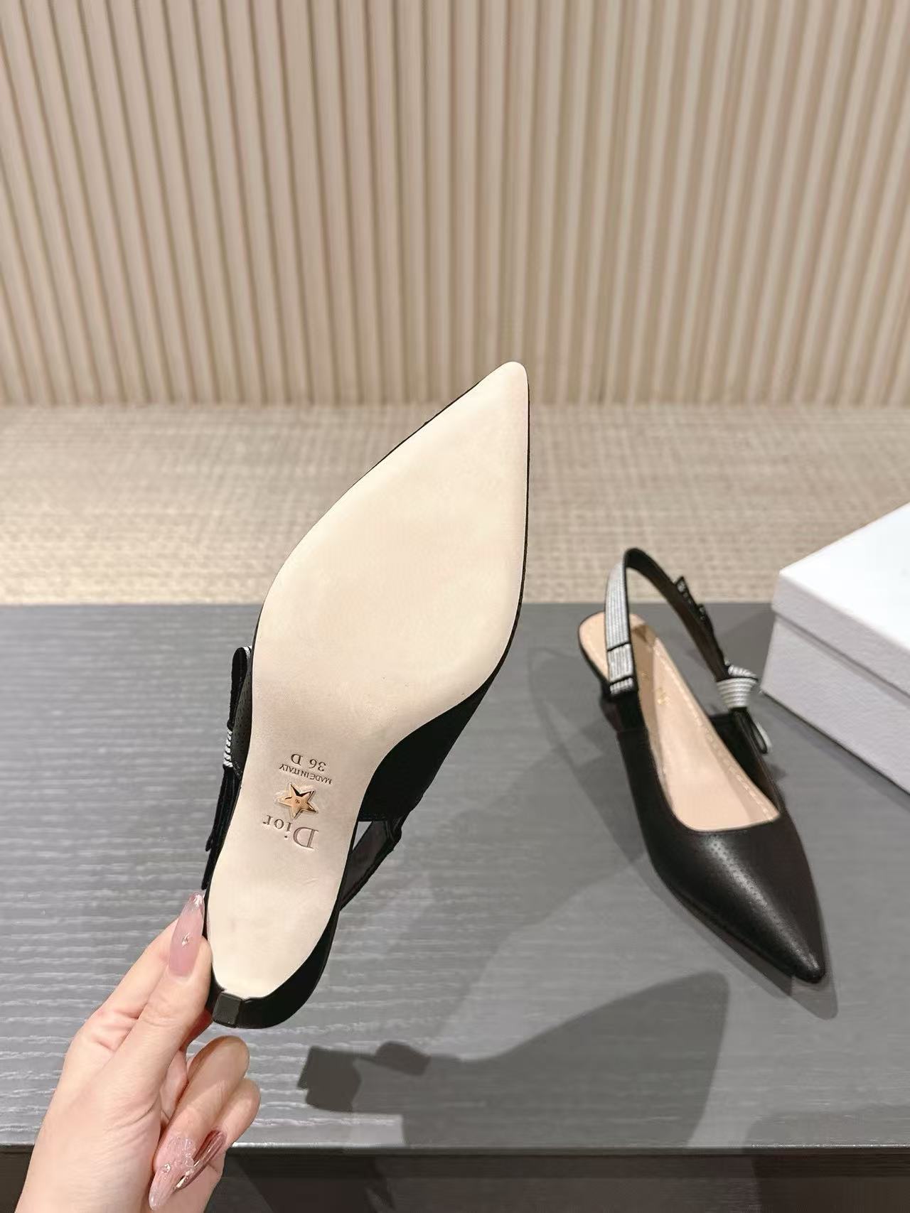 DI0R 高品質刺繍文字ローヒール【50％割引+送料無料】