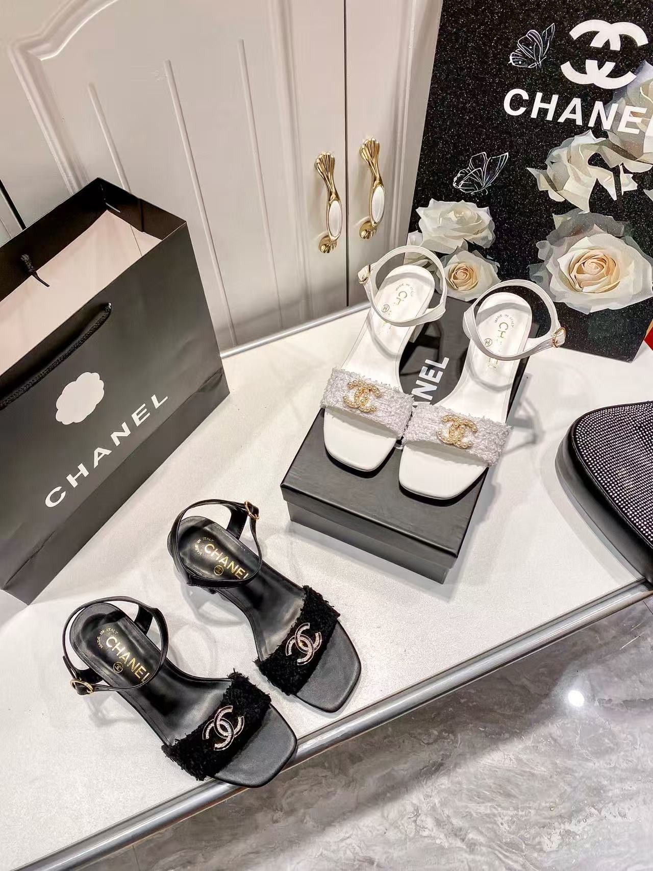 CHANE 1 ダブルC ローヒールサンダル【50％割引+送料無料】