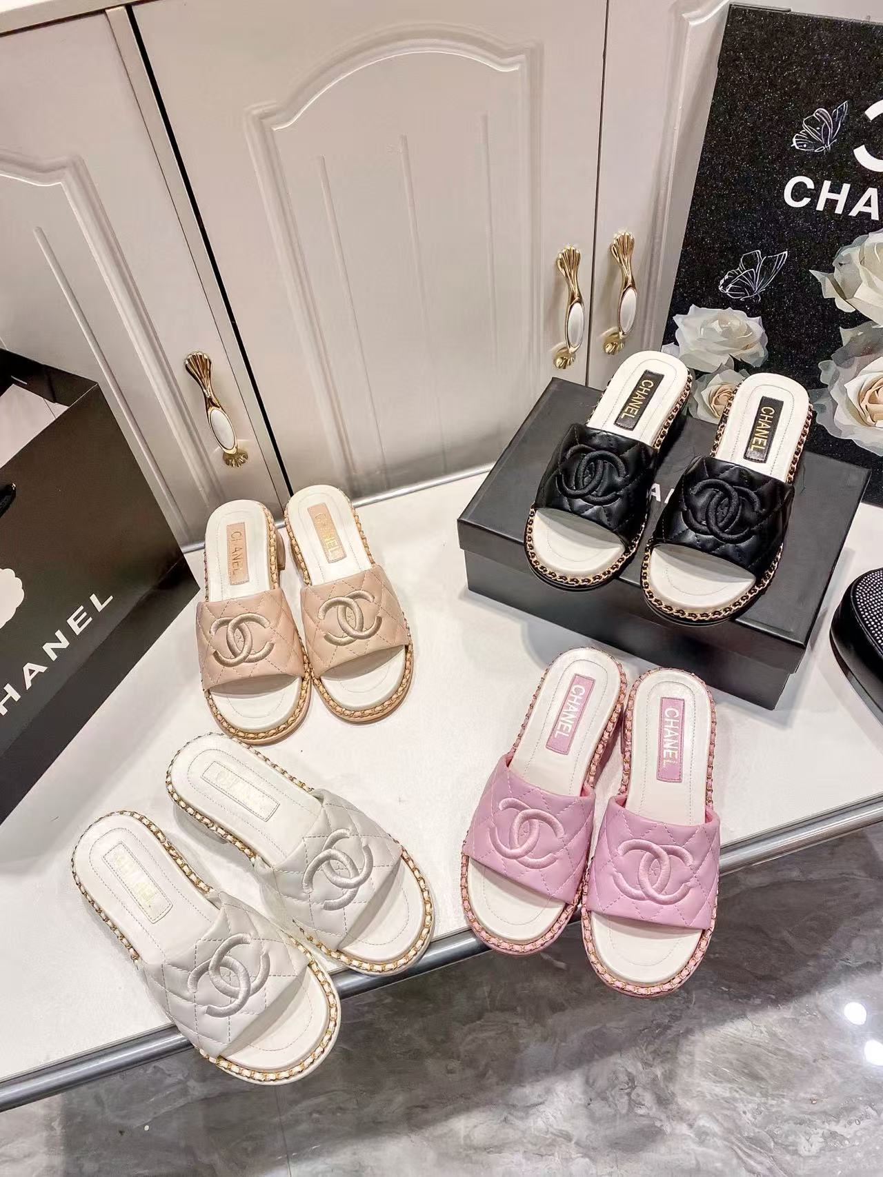 CHANE1 ダブルCチェーン 厚底 ローヒール スリッパ【50％割引+送料無料】