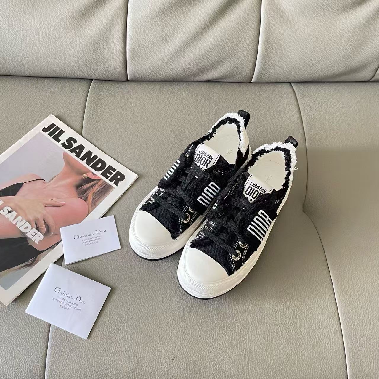 DI0R 刺繍キャンバススニーカー【50％割引+送料無料】