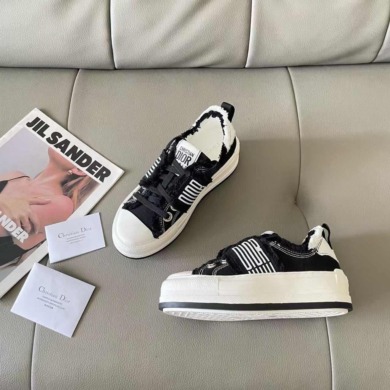 DI0R 刺繍キャンバススニーカー【50％割引+送料無料】