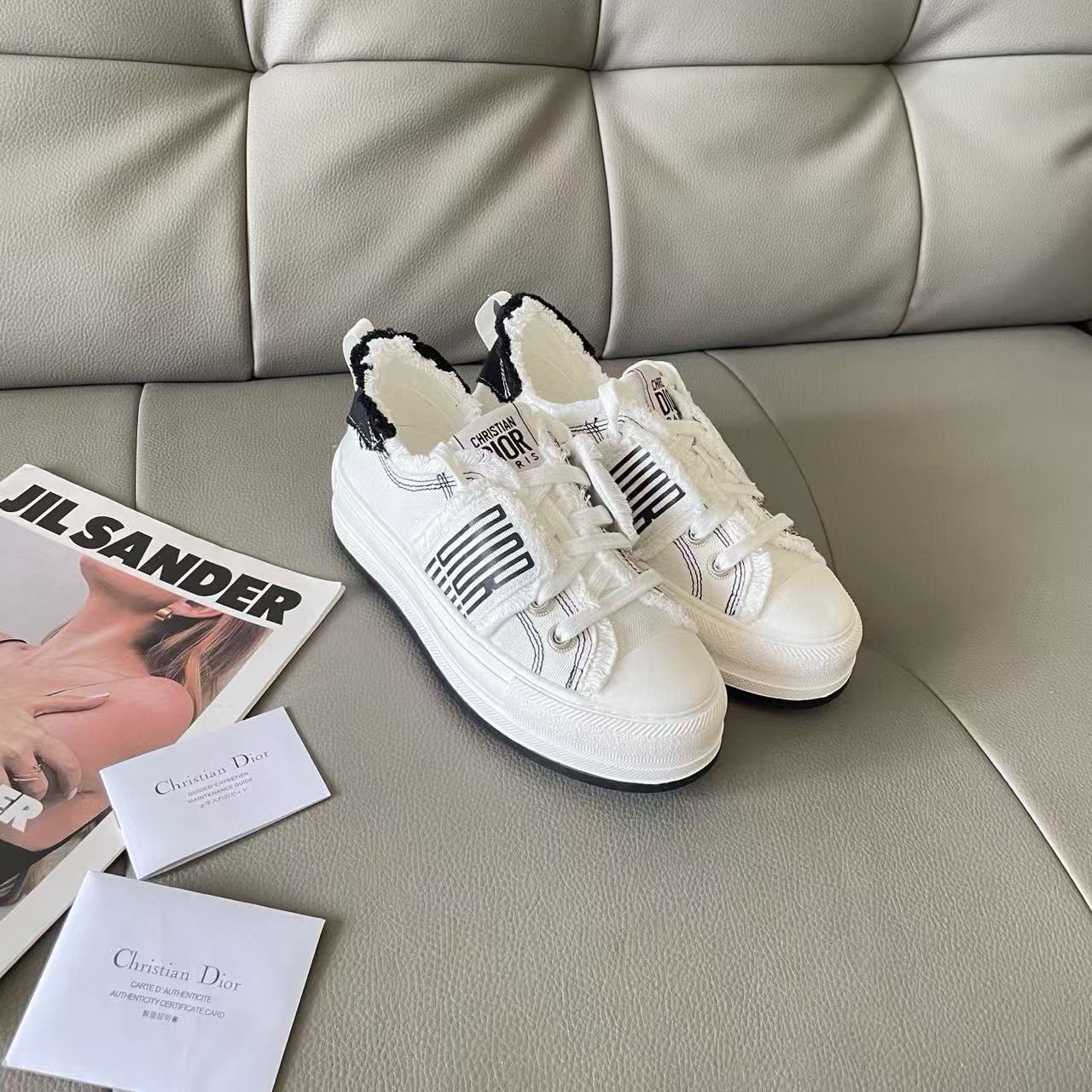 DI0R 刺繍キャンバススニーカー【50％割引+送料無料】