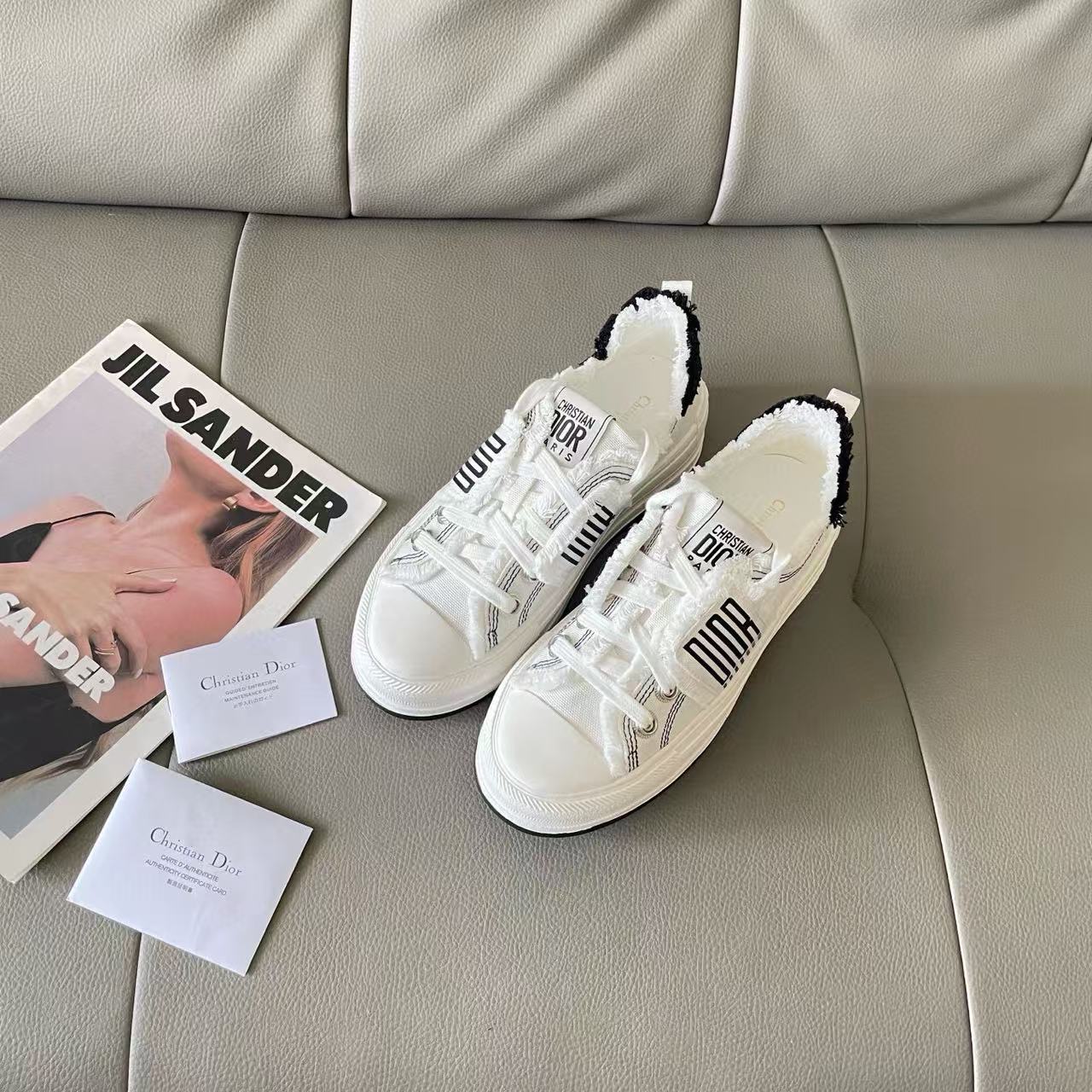 DI0R 刺繍キャンバススニーカー【50％割引+送料無料】