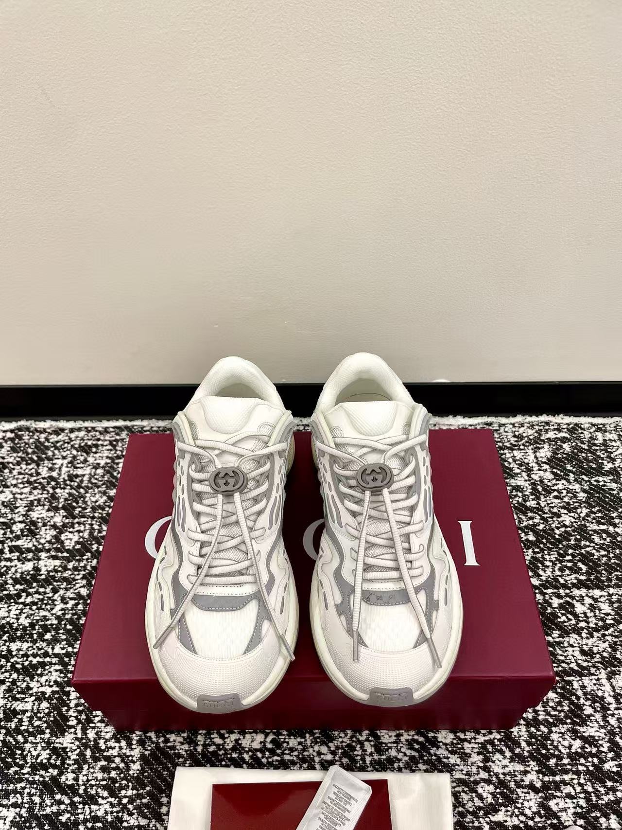 GUCC1の高品質ダッドスニーカー【50％割引+送料無料】