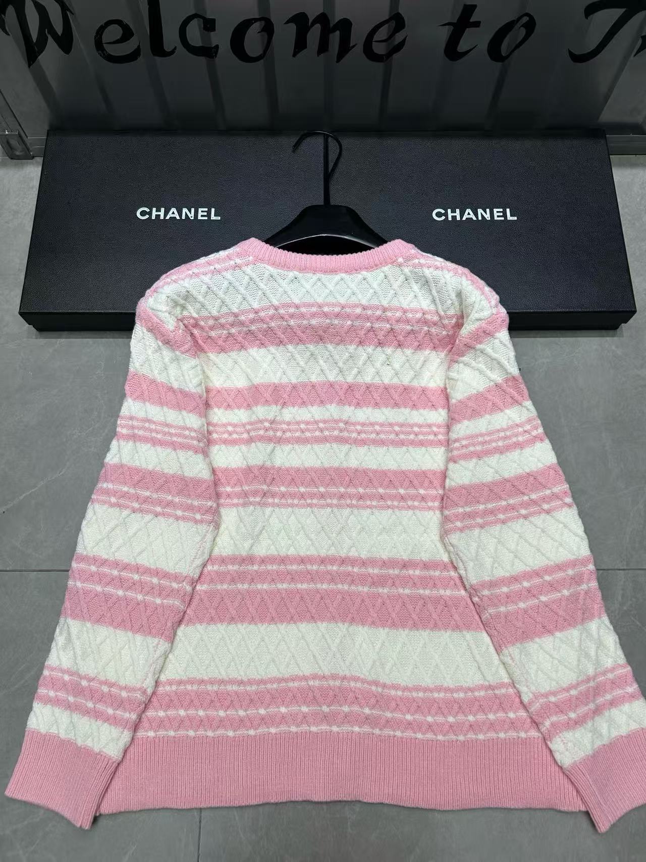 CHANE1 ダブルC ピンク＆ホワイト ウールカーディガン【50％割引+送料無料】