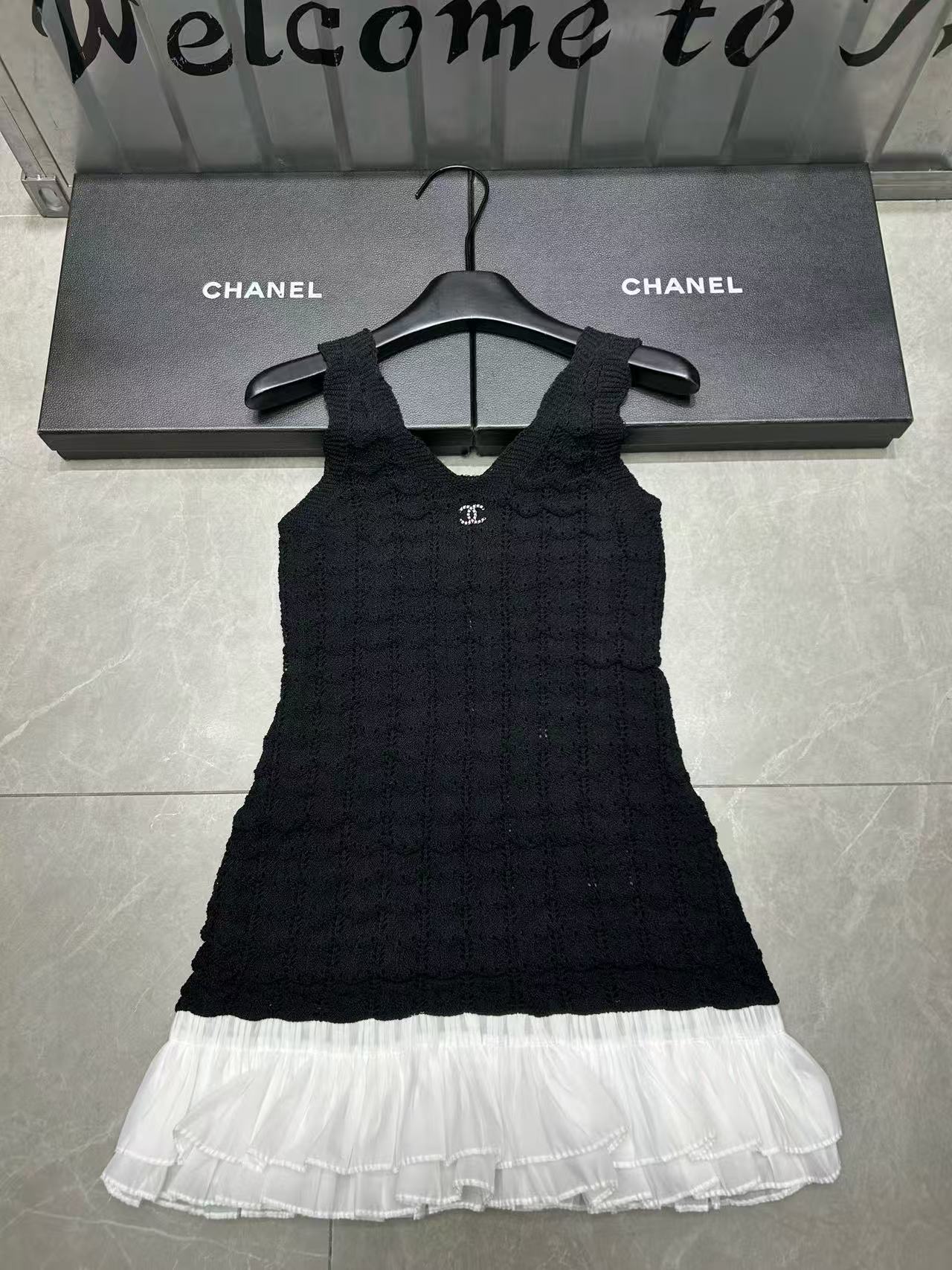 CHANE1 裾フリルウールドレス【50％割引+送料無料】