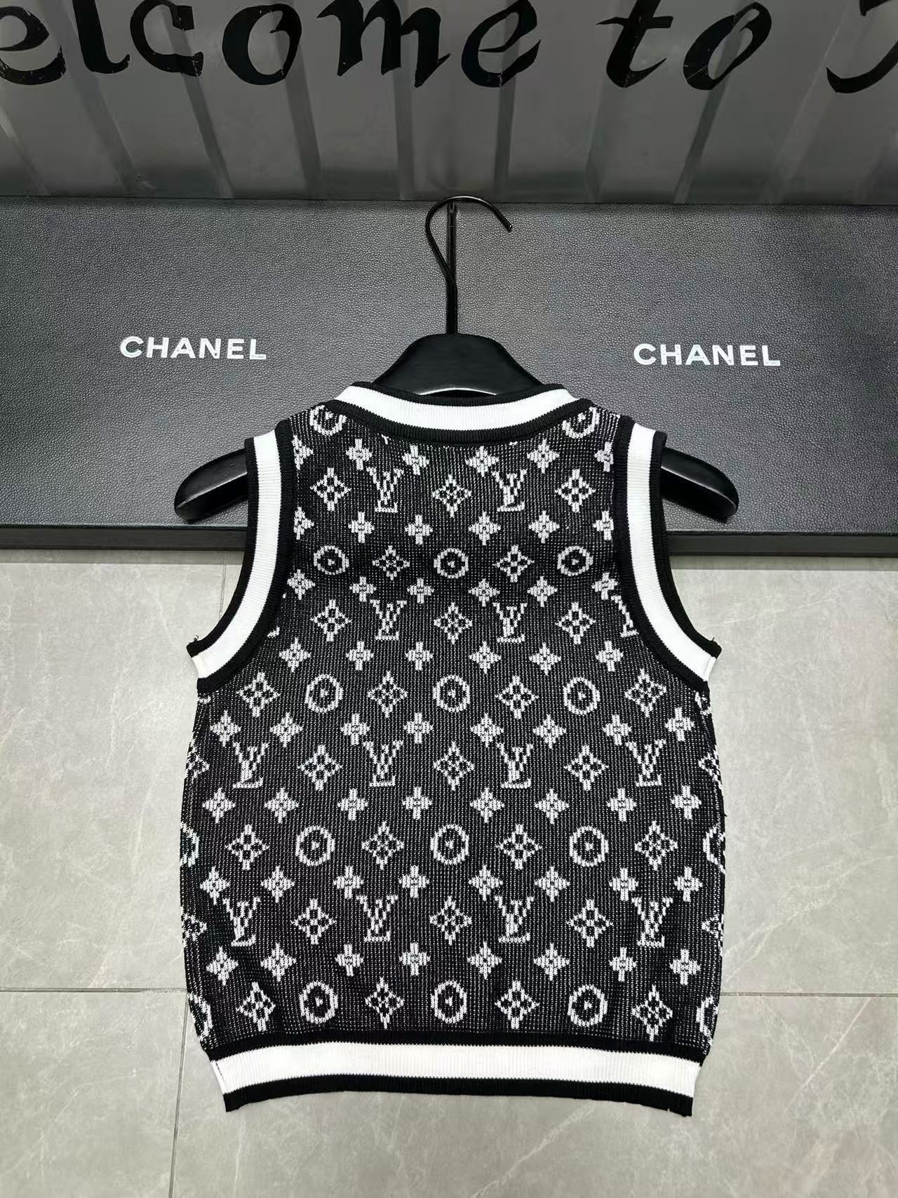 LVチェーンプリントウールベスト【50％割引+送料無料】