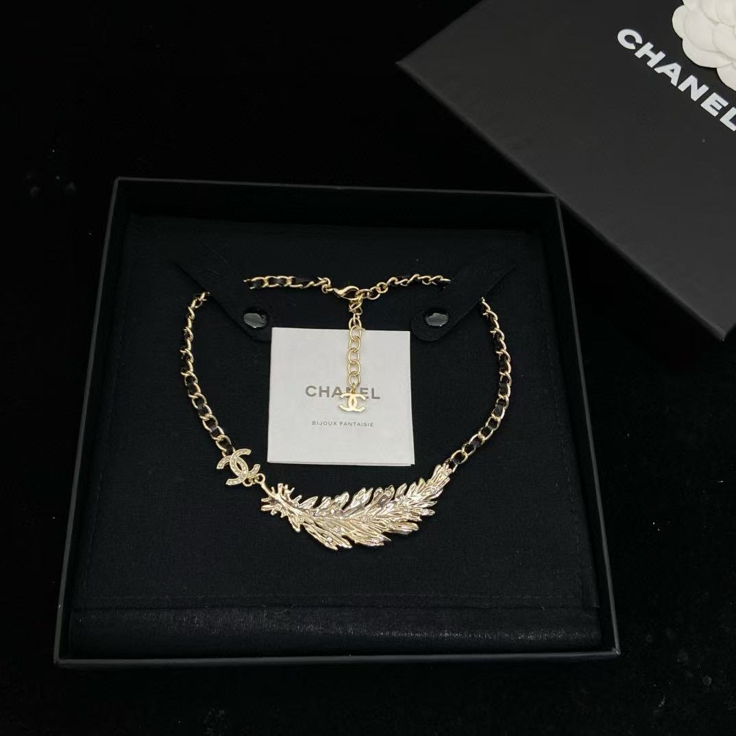 CHANE1 ダブルC フルダイヤモンドフェザーネックレス【50％割引+送料無料】
