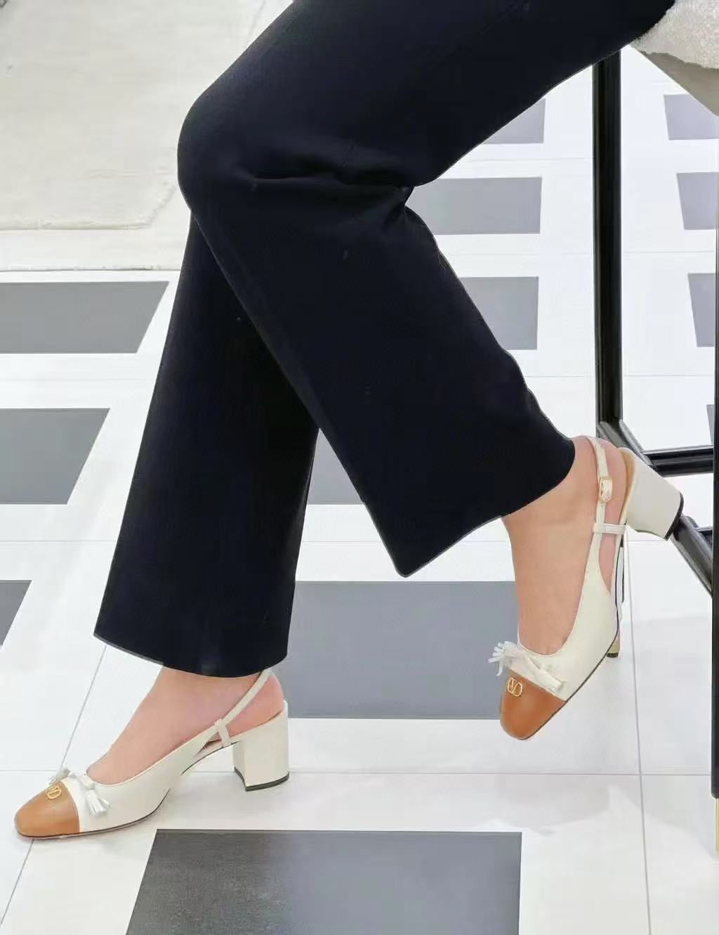 VALENT1NO 高品質スクエアトゥローヒール【50％割引+送料無料】