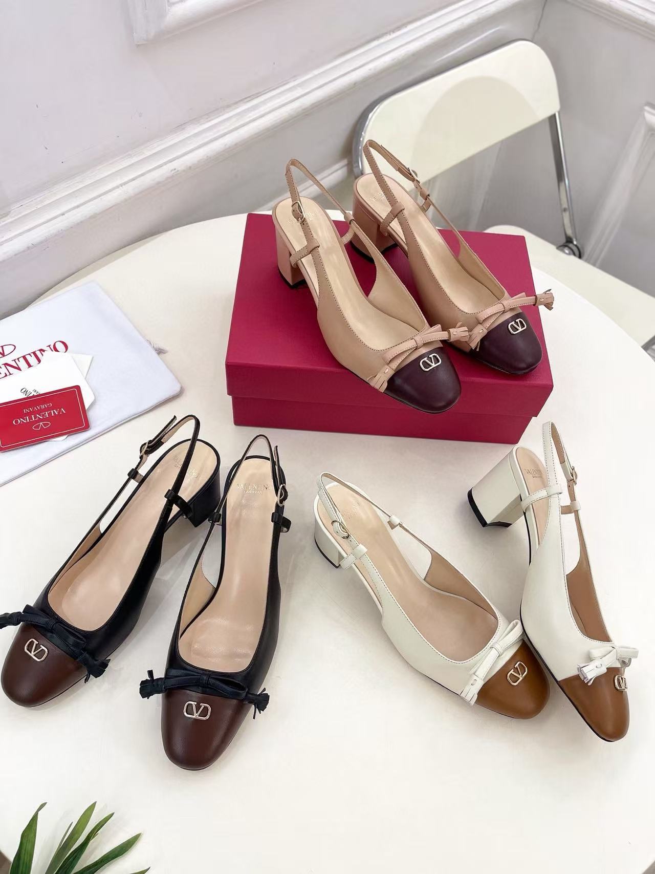 VALENT1NO 高品質スクエアトゥローヒール【50％割引+送料無料】