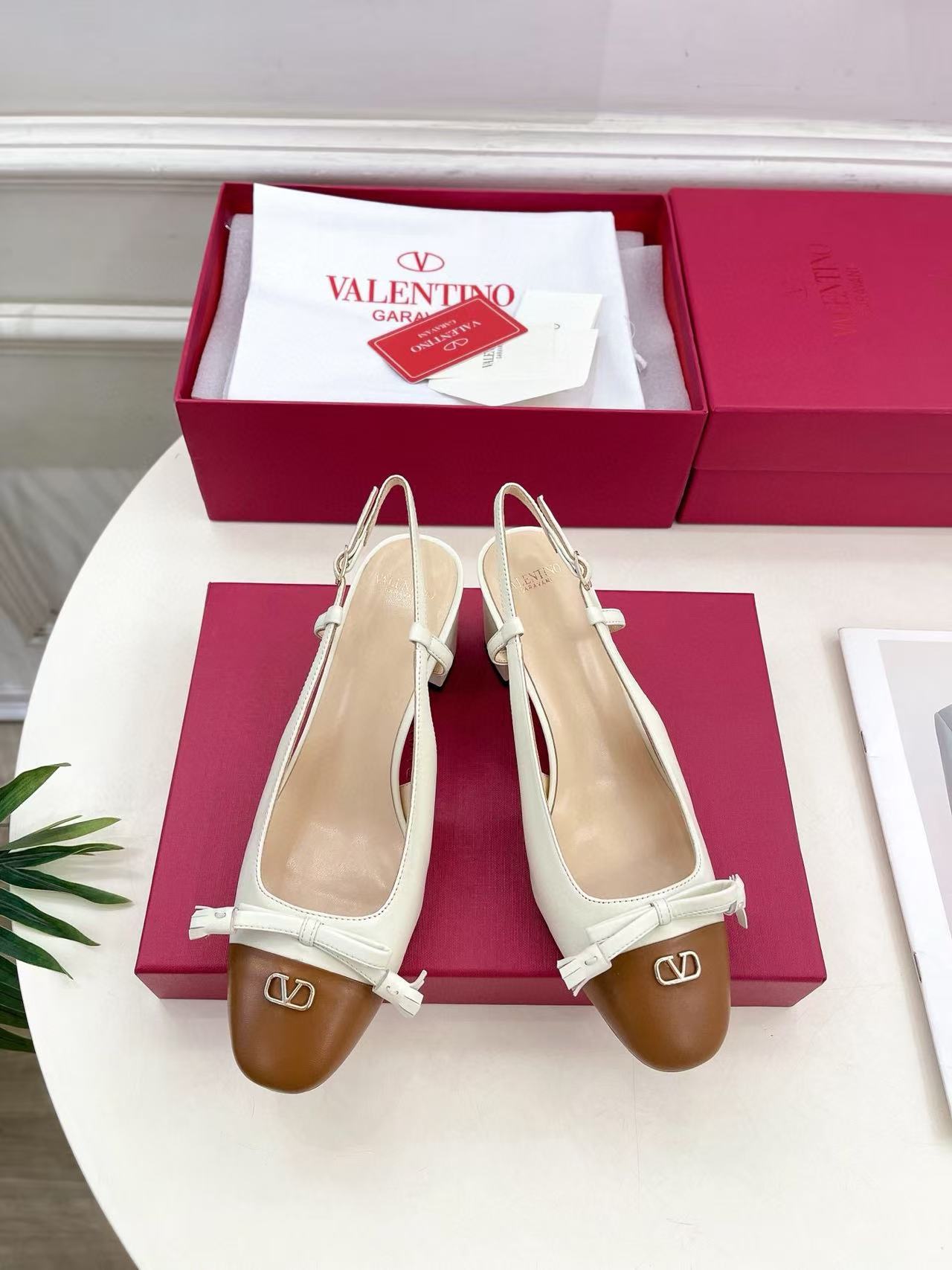 VALENT1NO 高品質スクエアトゥローヒール【50％割引+送料無料】