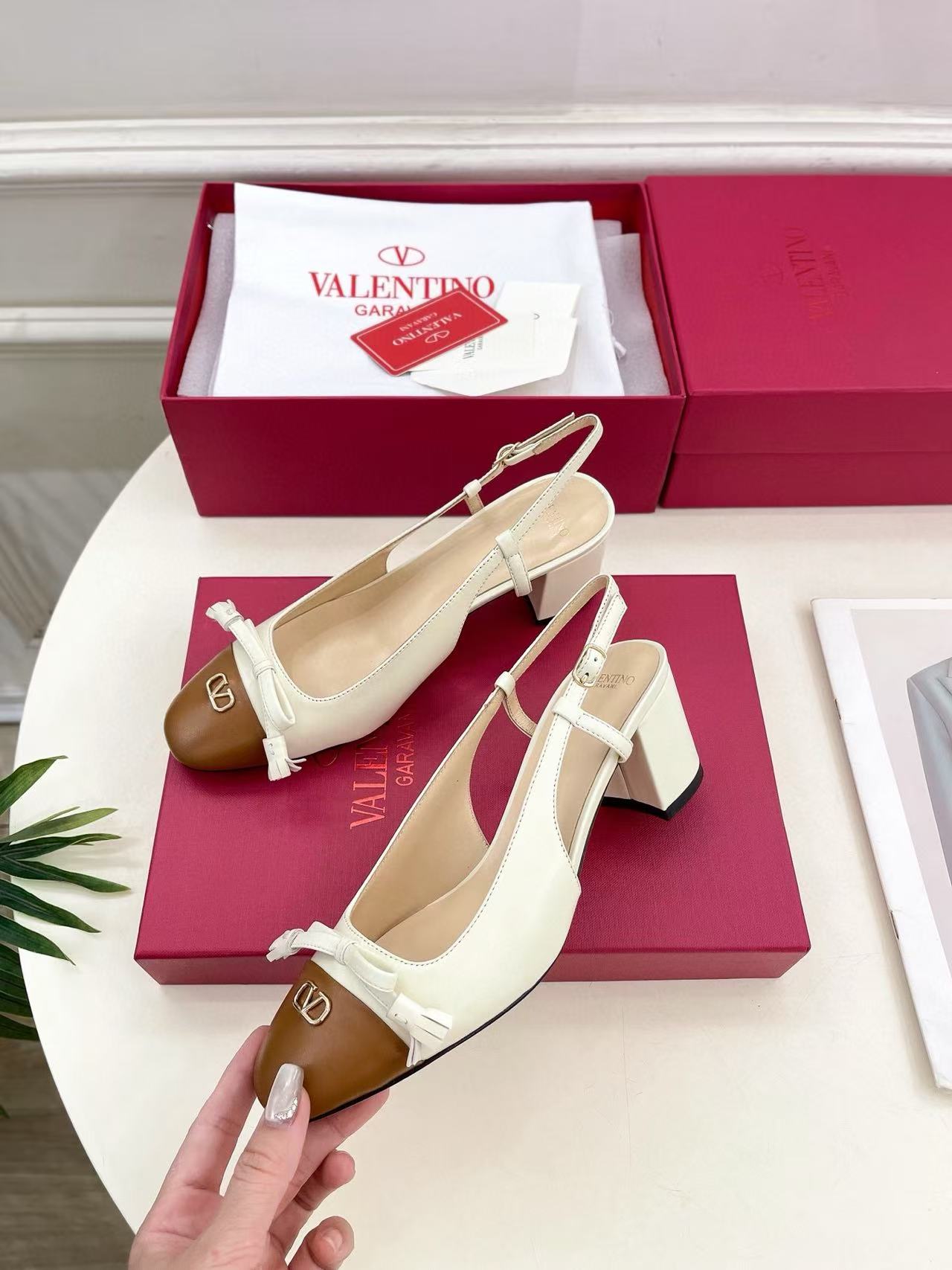 VALENT1NO 高品質スクエアトゥローヒール【50％割引+送料無料】