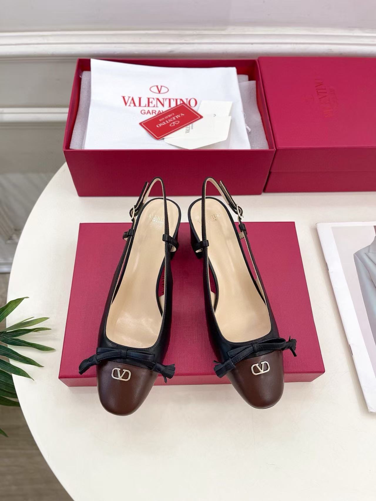 VALENT1NO 高品質スクエアトゥローヒール【50％割引+送料無料】