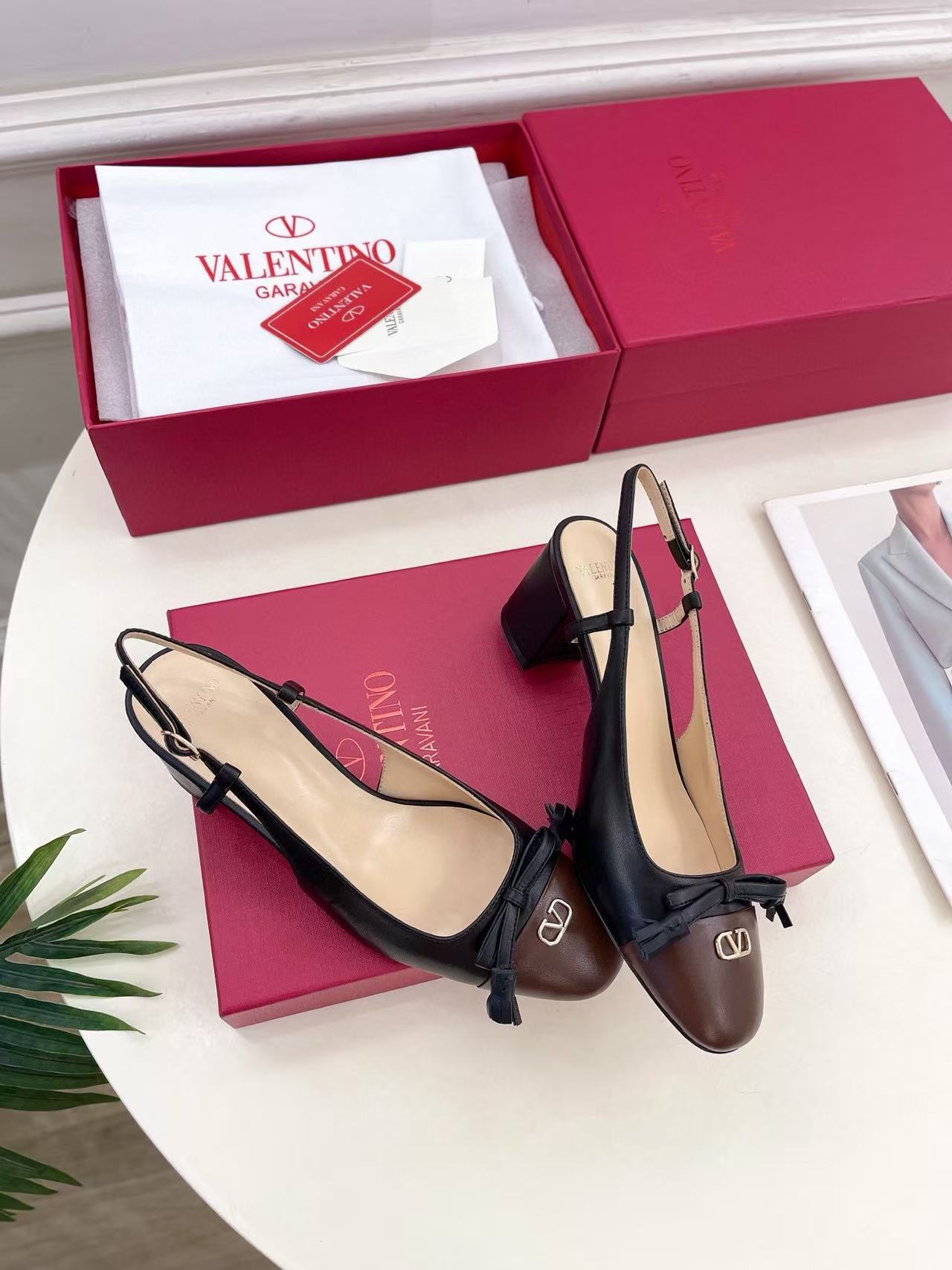 VALENT1NO 高品質スクエアトゥローヒール【50％割引+送料無料】