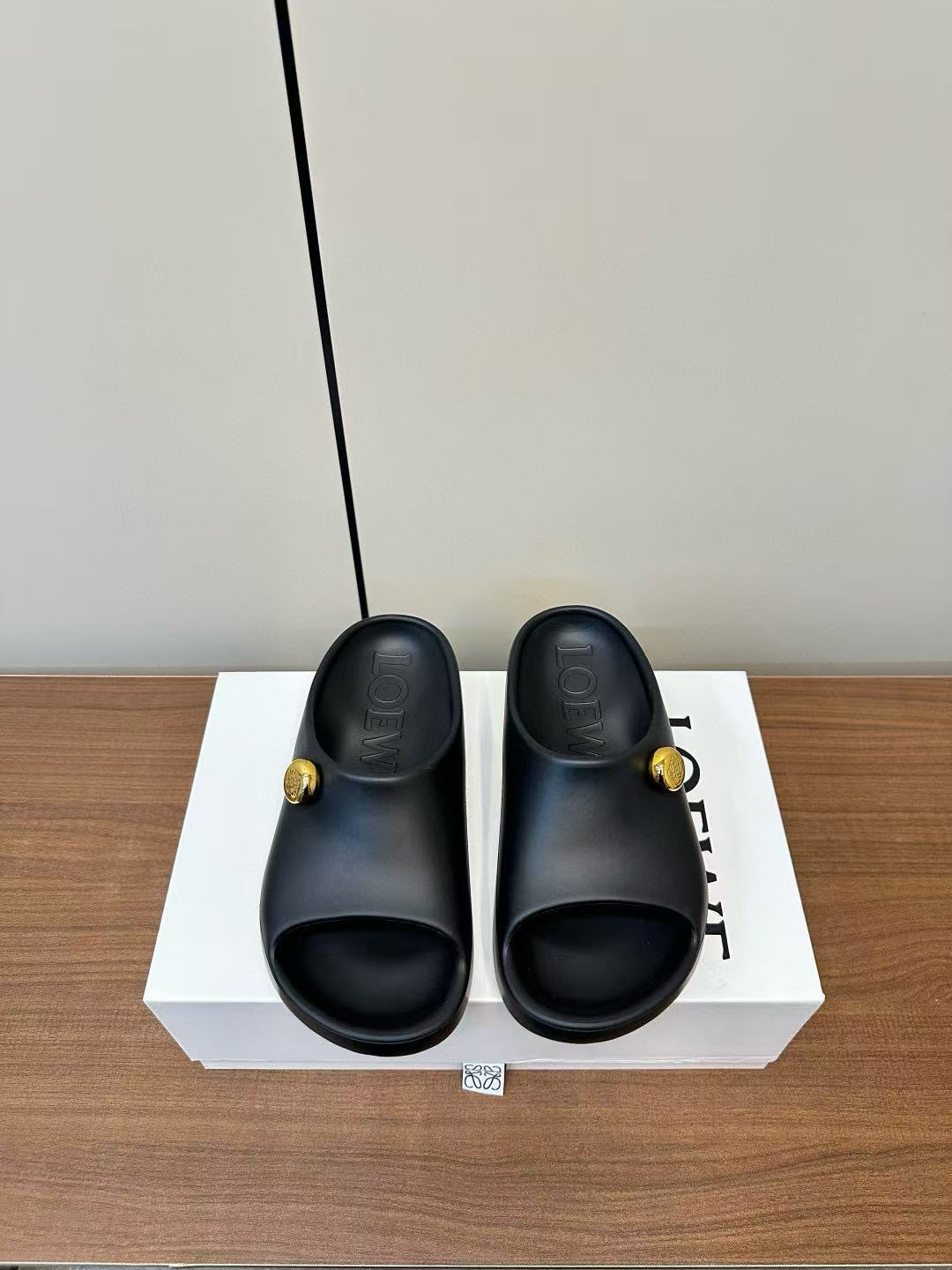 L0WEWの高品質ビーチスリッパ【50％割引+送料無料】