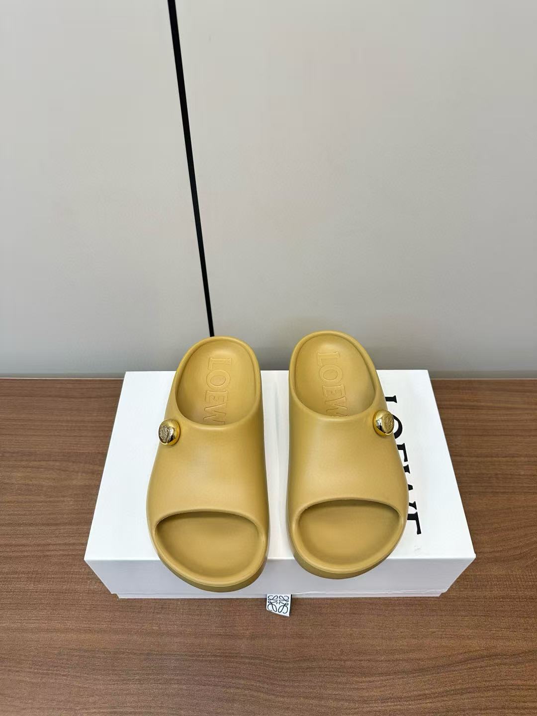 L0WEWの高品質ビーチスリッパ【50％割引+送料無料】