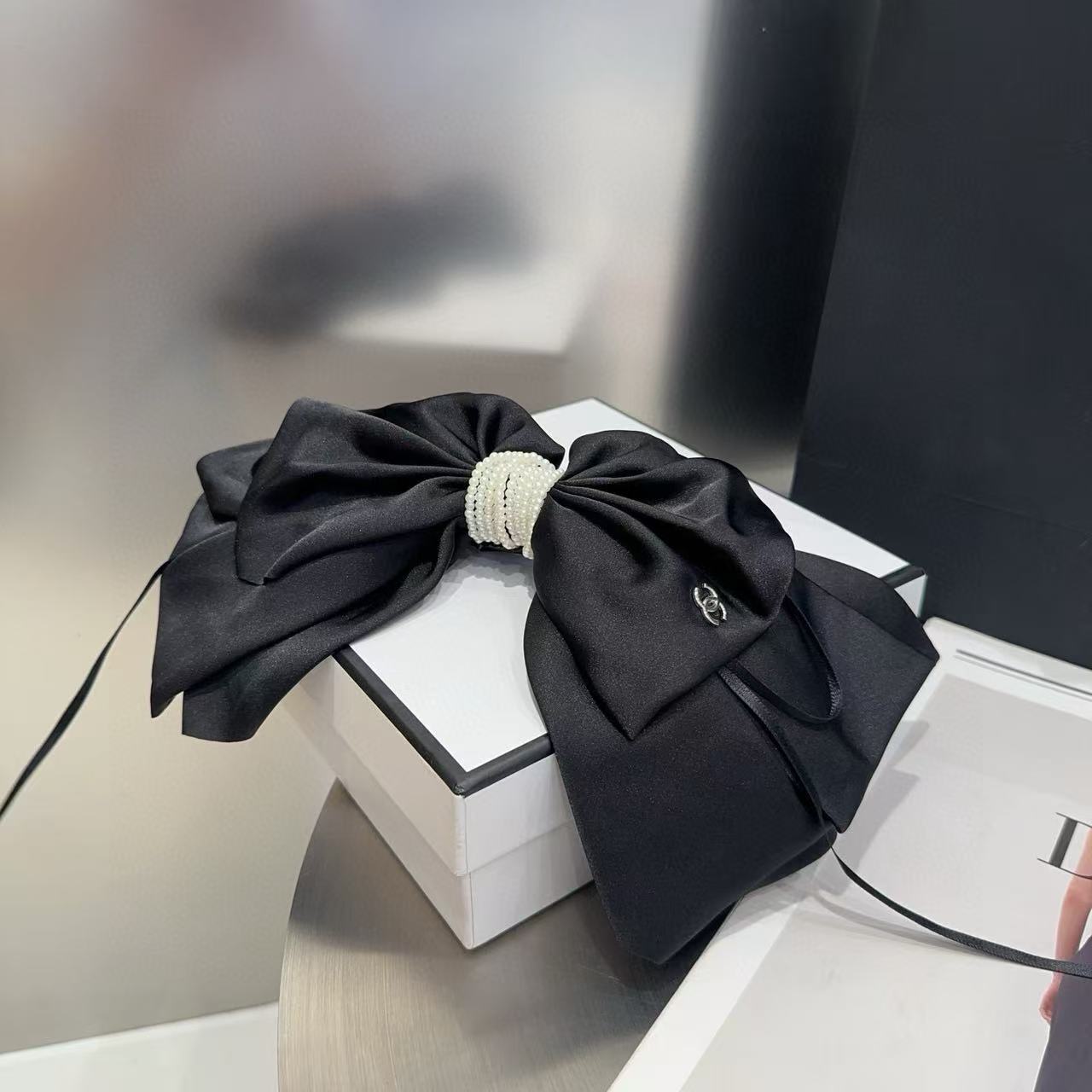 CHANE1 ダブルCパールヘアピン【50％割引+送料無料】