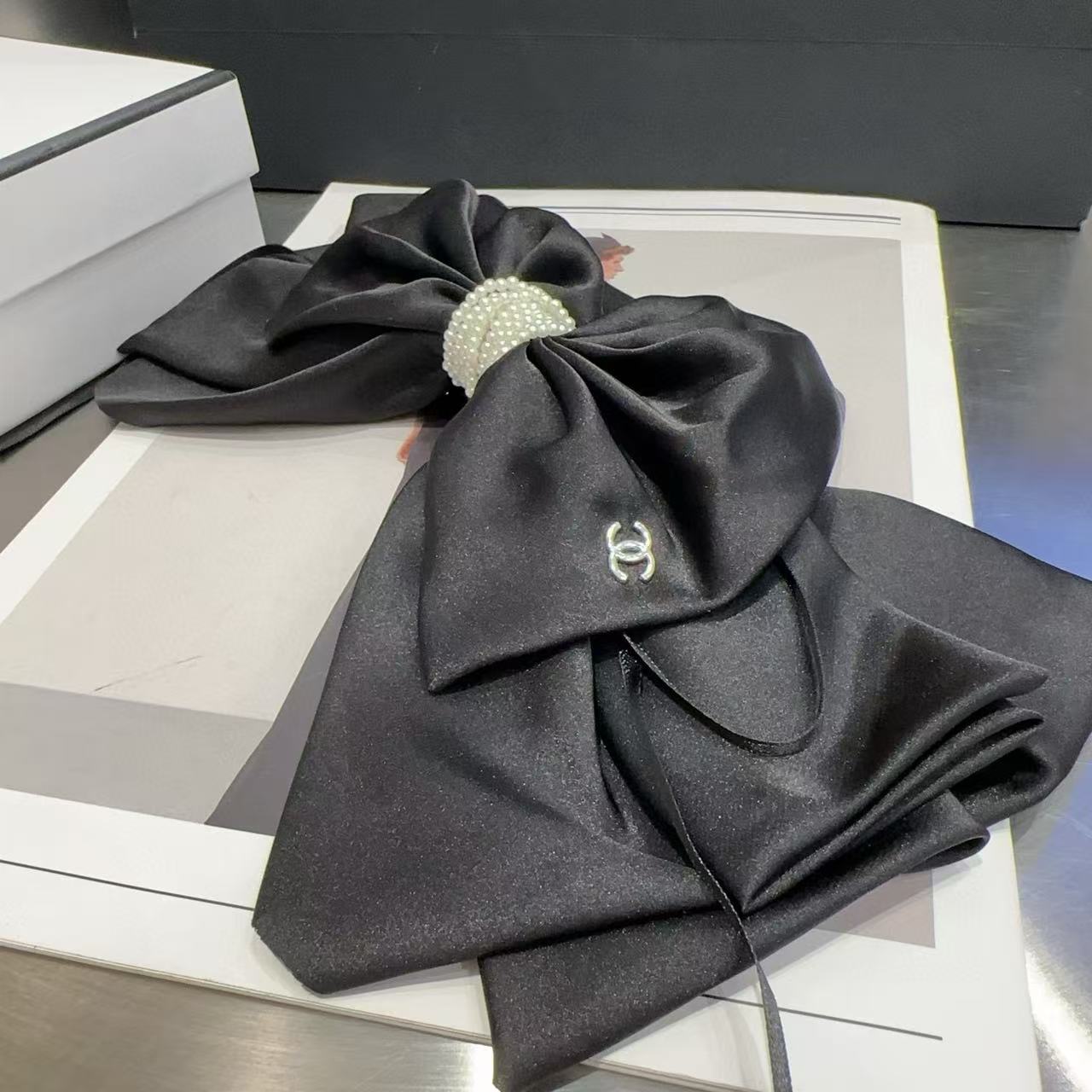 CHANE1 ダブルCパールヘアピン【50％割引+送料無料】