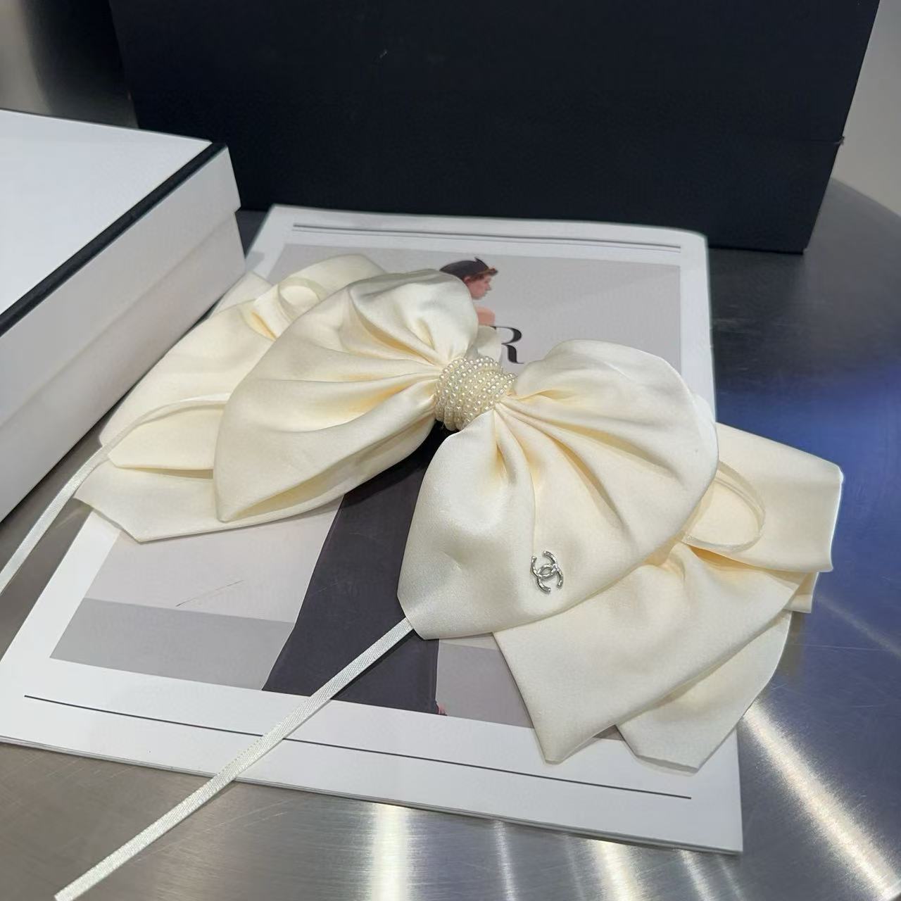 CHANE1 ダブルCパールヘアピン【50％割引+送料無料】