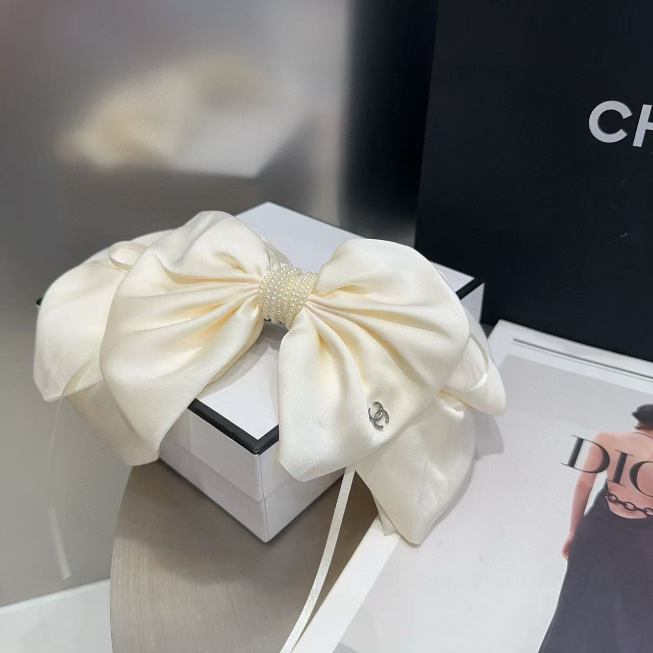 CHANE1 ダブルCパールヘアピン【50％割引+送料無料】