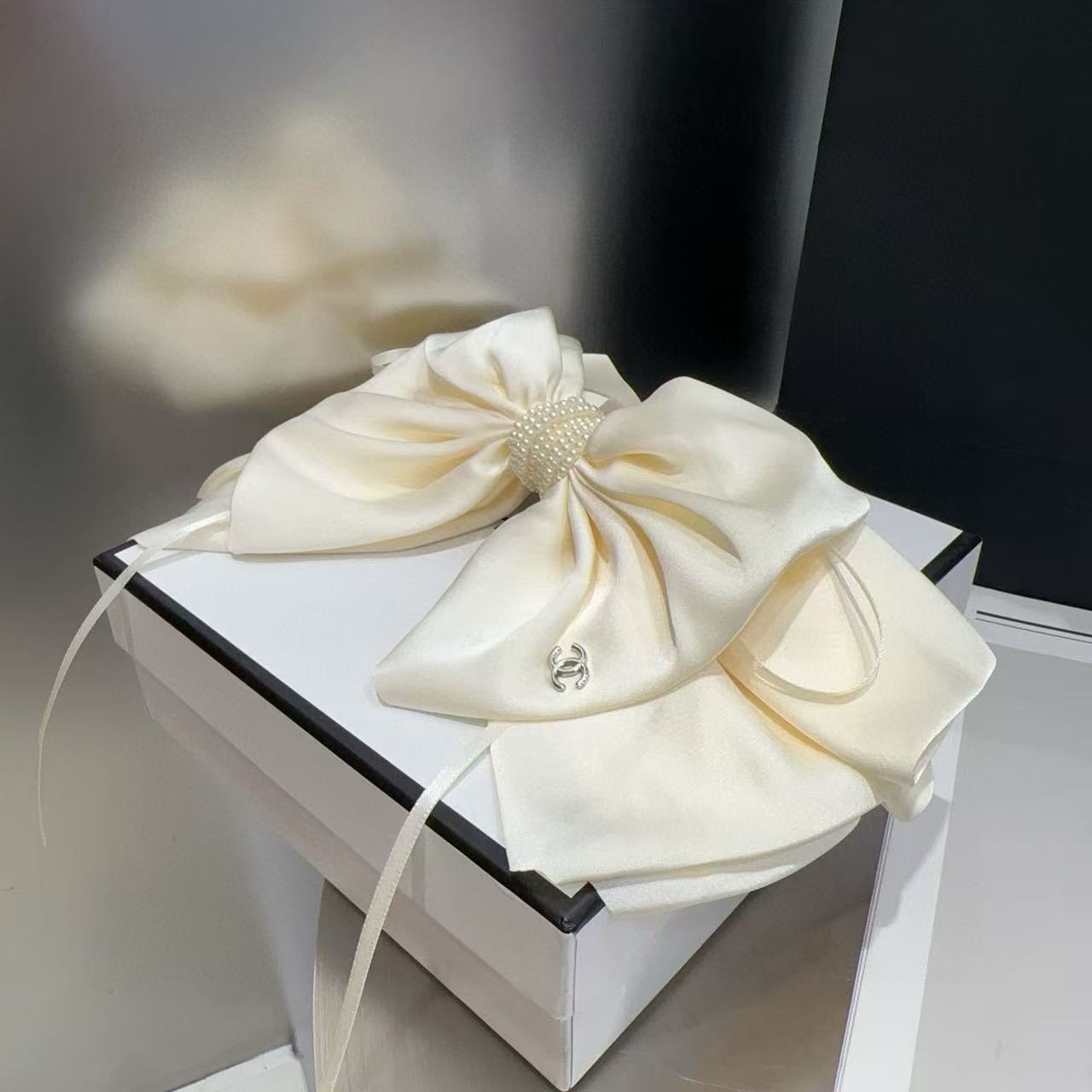 CHANE1 ダブルCパールヘアピン【50％割引+送料無料】