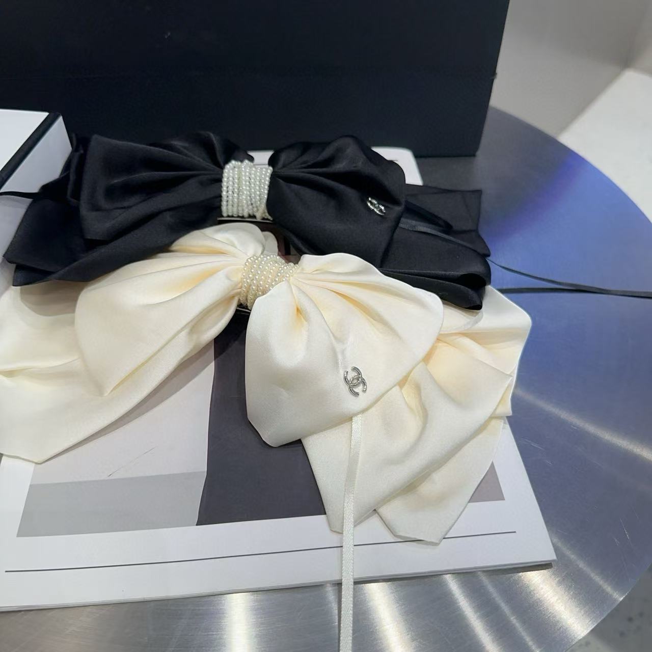 CHANE1 ダブルCパールヘアピン【50％割引+送料無料】