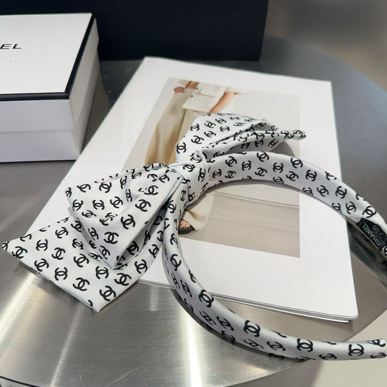 CHANE1 フルロゴリボンヘッドバンド【50％割引+送料無料】