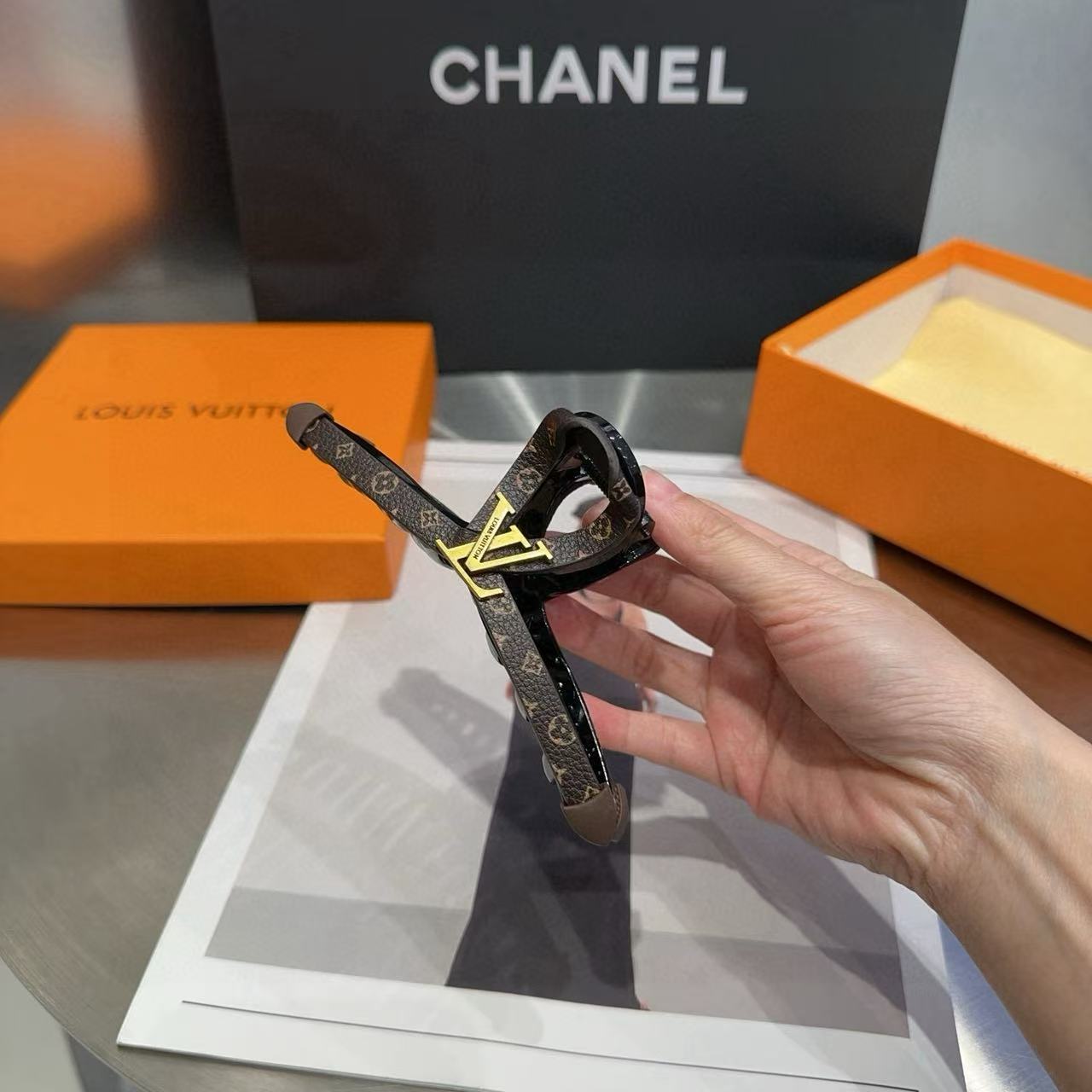 LVオールドフラワーヘアピン【50％割引+送料無料】