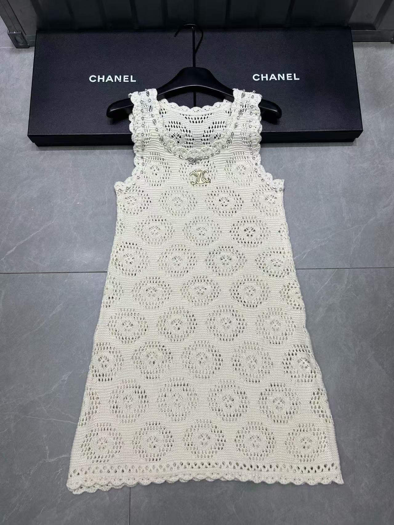 CEL1NE 凱旋門中空ノースリーブドレス【50％割引+送料無料】