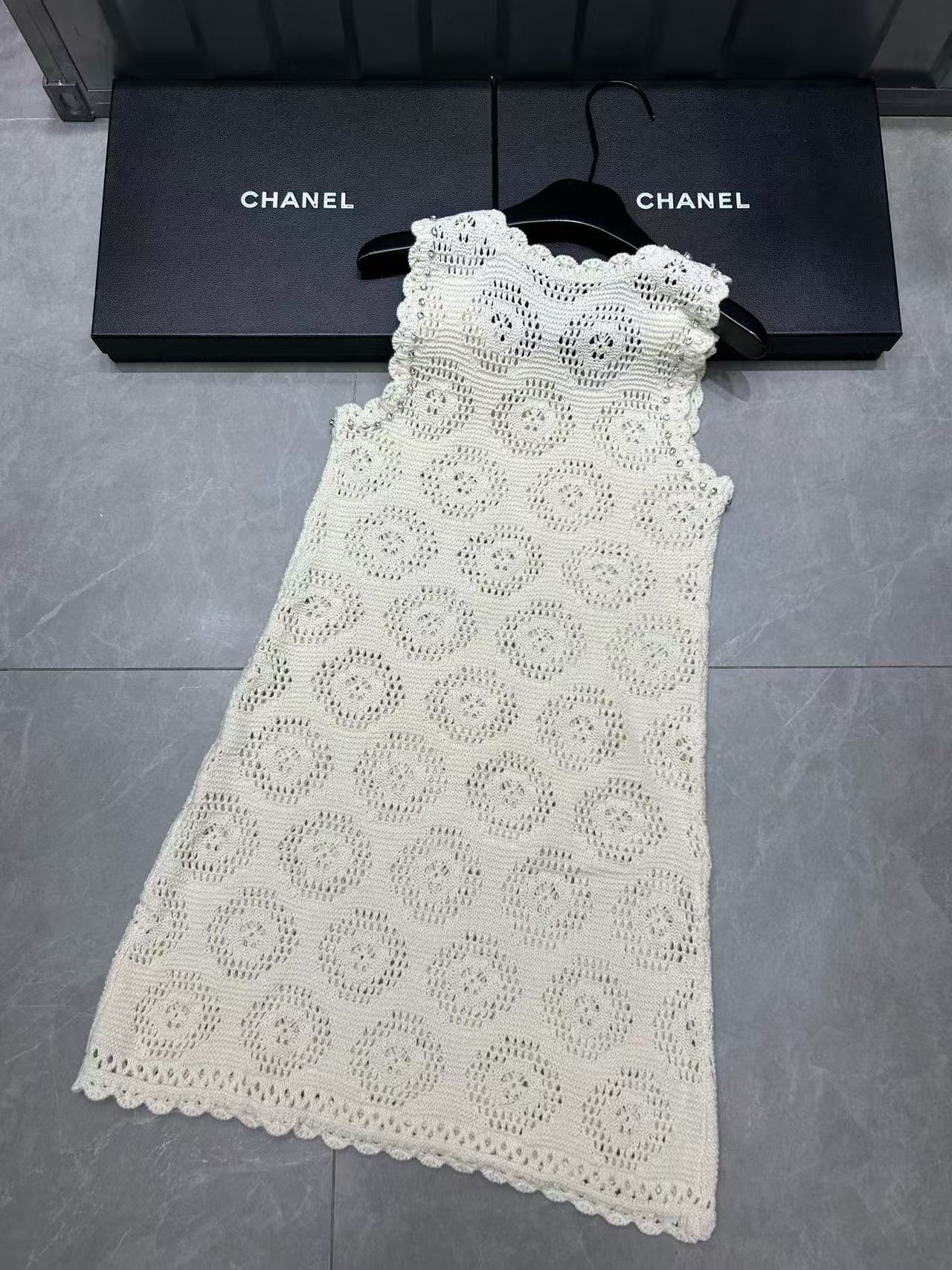 CEL1NE 凱旋門中空ノースリーブドレス【50％割引+送料無料】