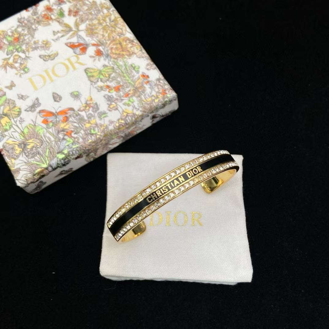 DI0R ダイヤモンドレターブレスレット【50％割引+送料無料】