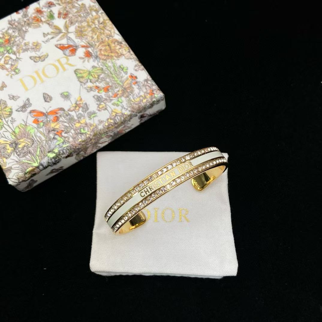 DI0R ダイヤモンドレターブレスレット【50％割引+送料無料】