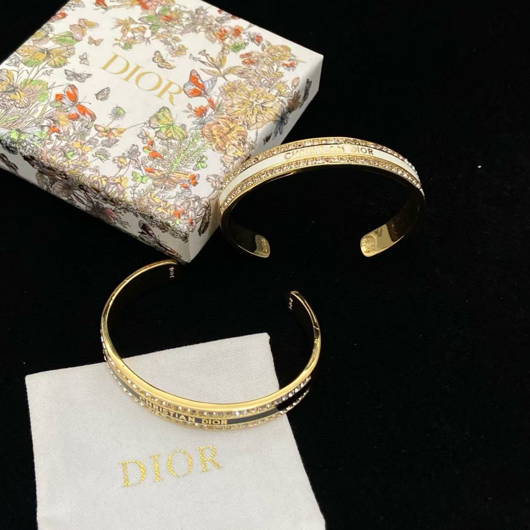 DI0R ダイヤモンドレターブレスレット【50％割引+送料無料】